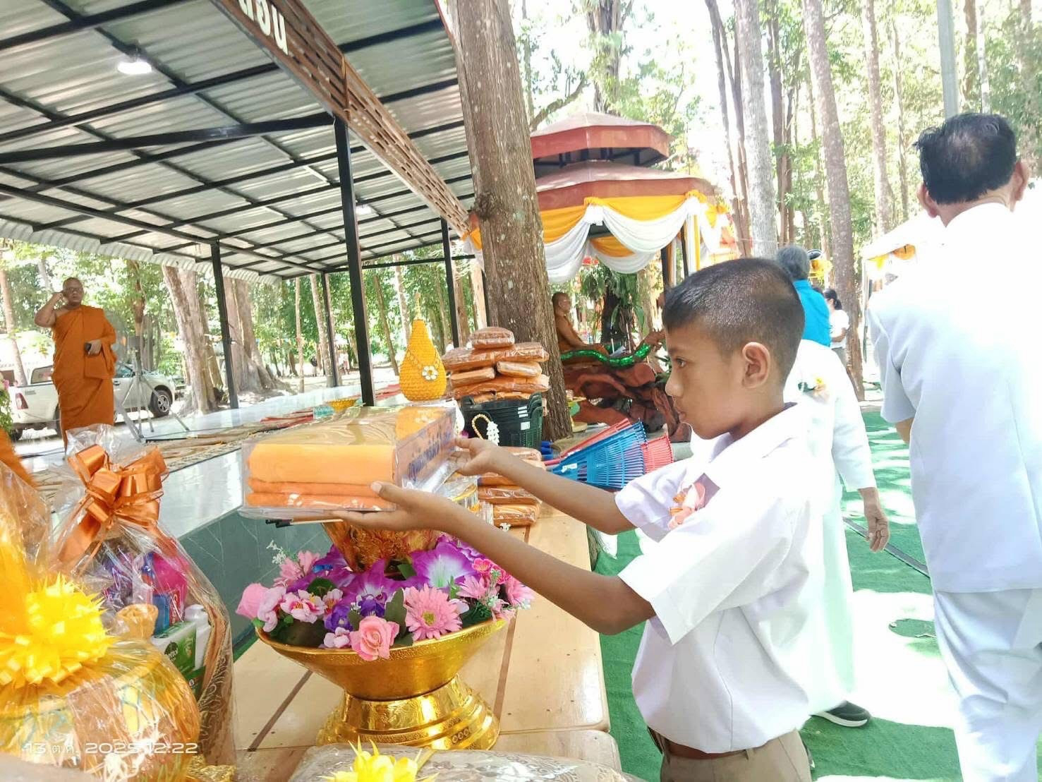 ภาพร่วมพิธีกรรมวัดคลองเขาล้อน