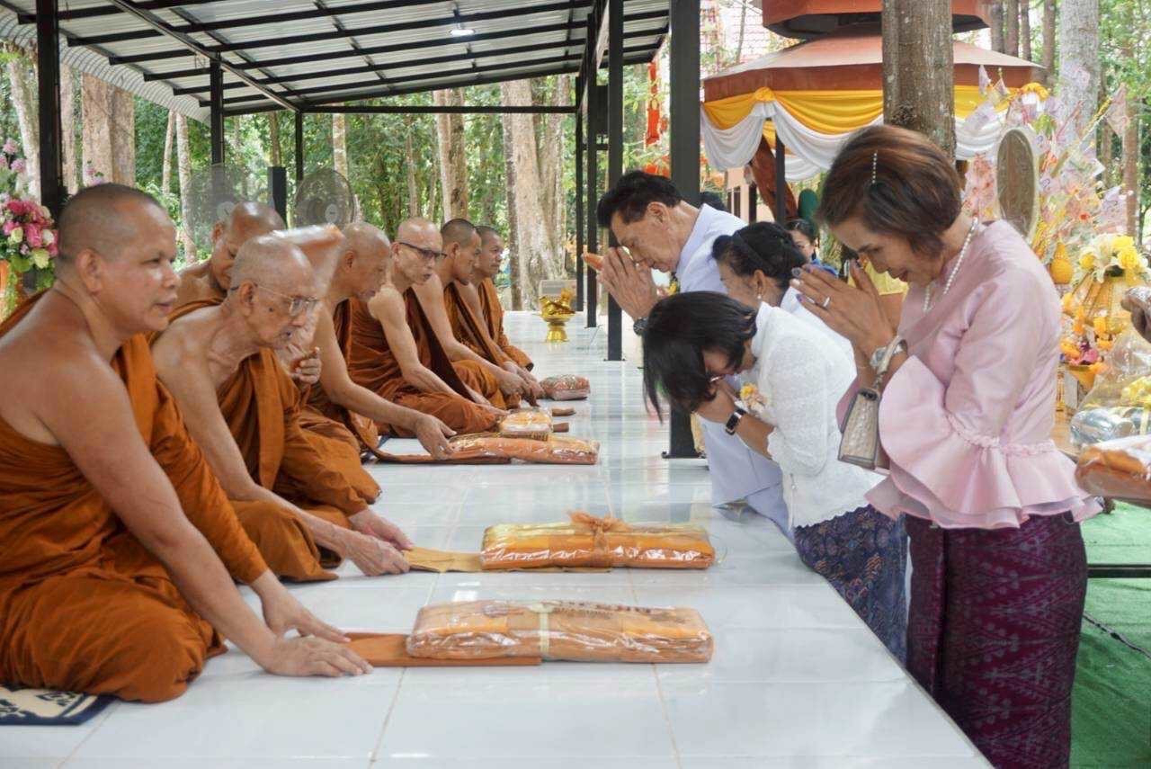 ภาพร่วมพิธีกรรมวัดคลองเขาล้อน