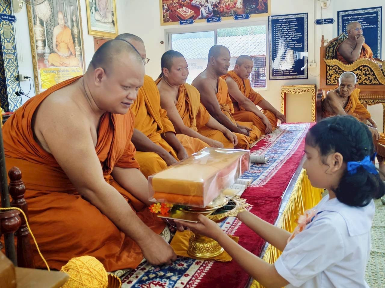 ภาพร่วมพิธีกรรมวัดเขาแก้ว