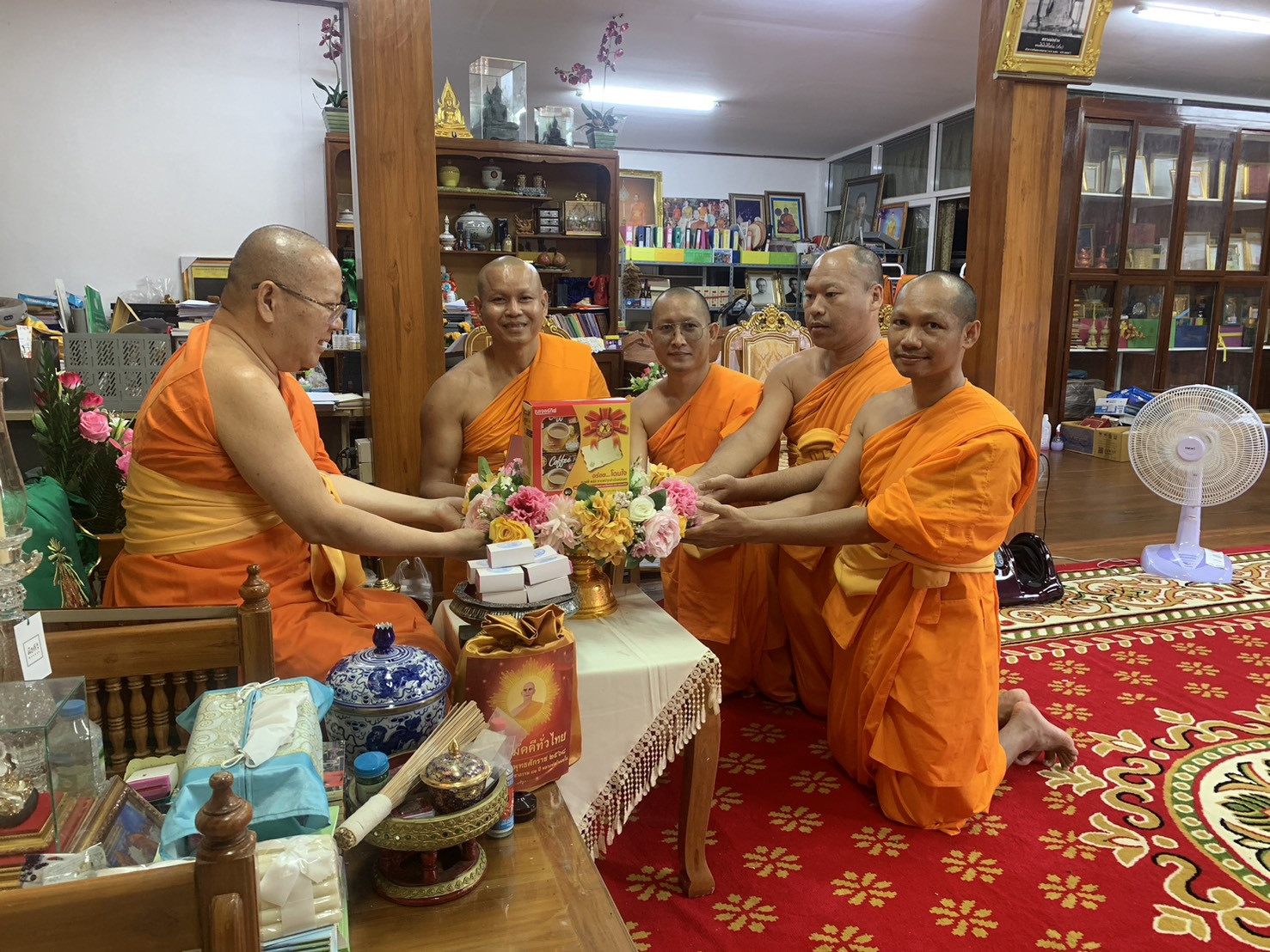 ภาพกล่าวคำถวายกฐินวัดพระบรมธาตุ