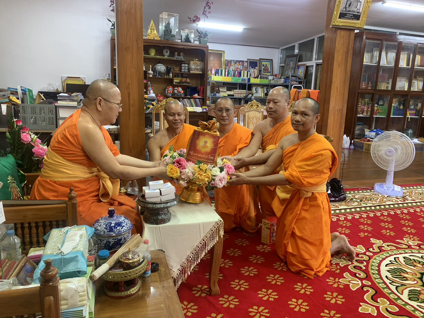 ภาพร่วมพิธีกรรมวัดพระบรมธาตุ