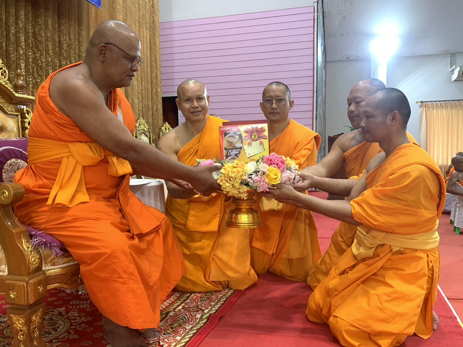 ภาพกล่าวคำถวายกฐินวัดบ่อสามแสน