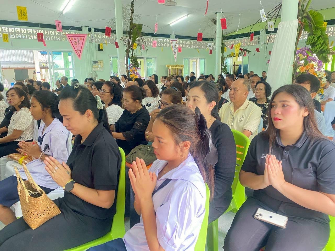 ภาพร่วมพิธีกรรมวัดอินทภูมิ