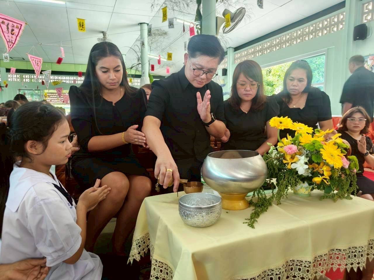 ภาพร่วมพิธีกรรมวัดอินทภูมิ