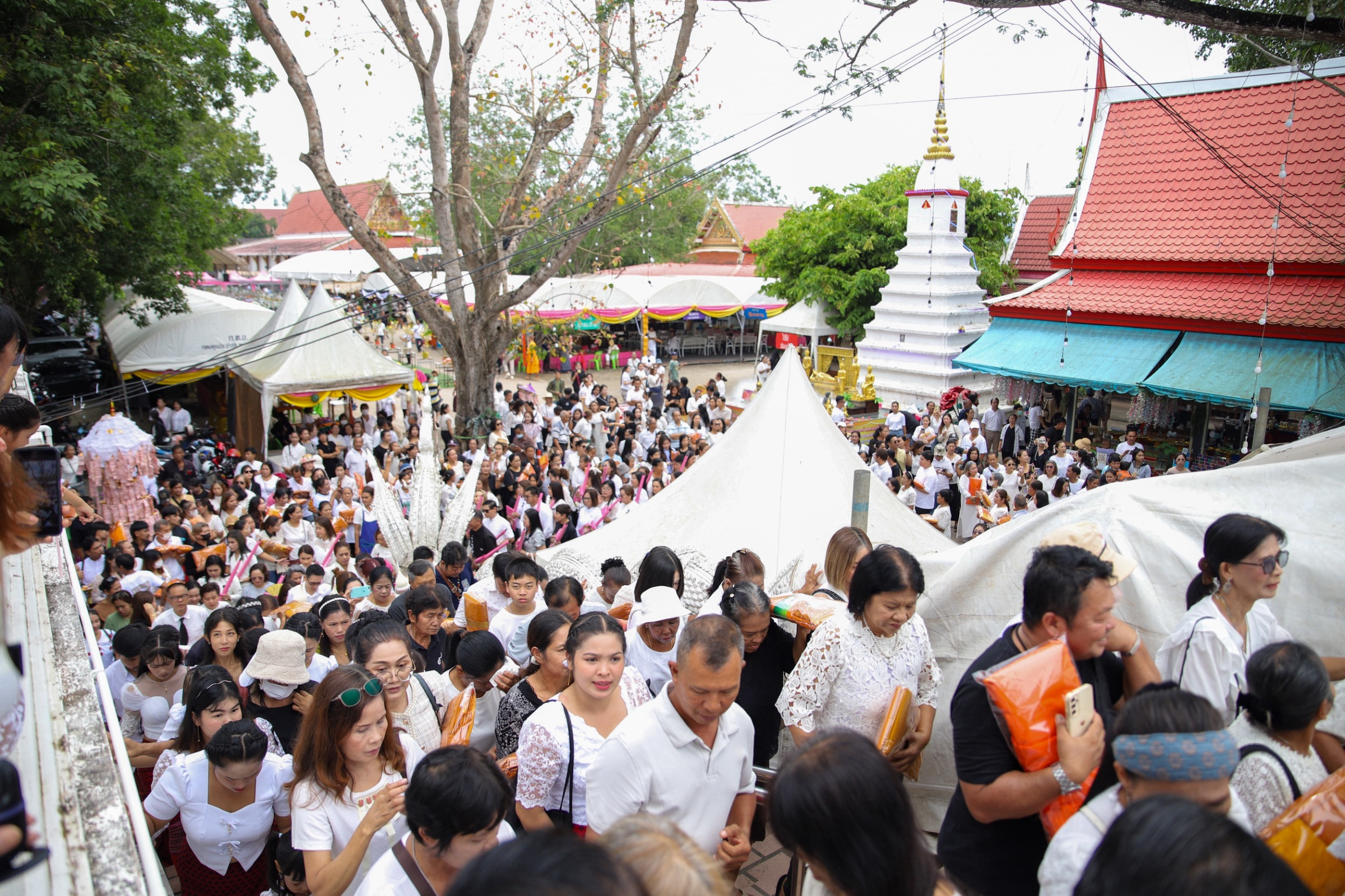ภาพร่วมพิธีกรรมวัดสมหวัง