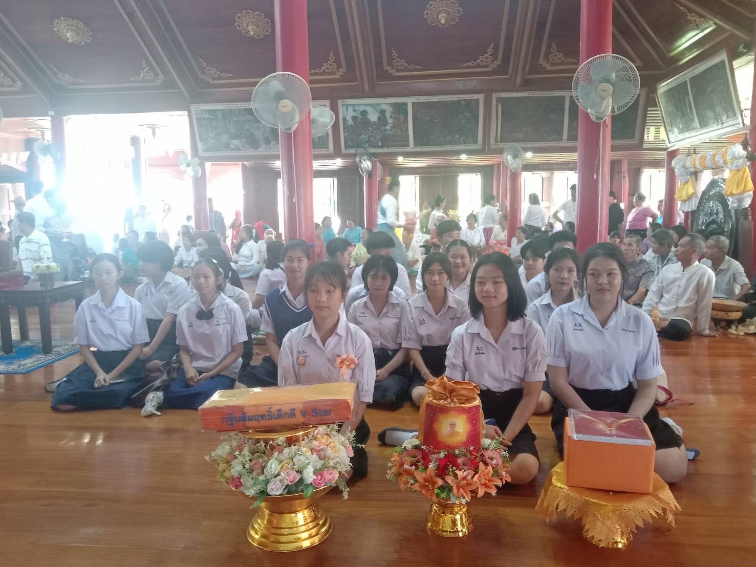 ภาพร่วมพิธีกรรมวัดเมืองปอน