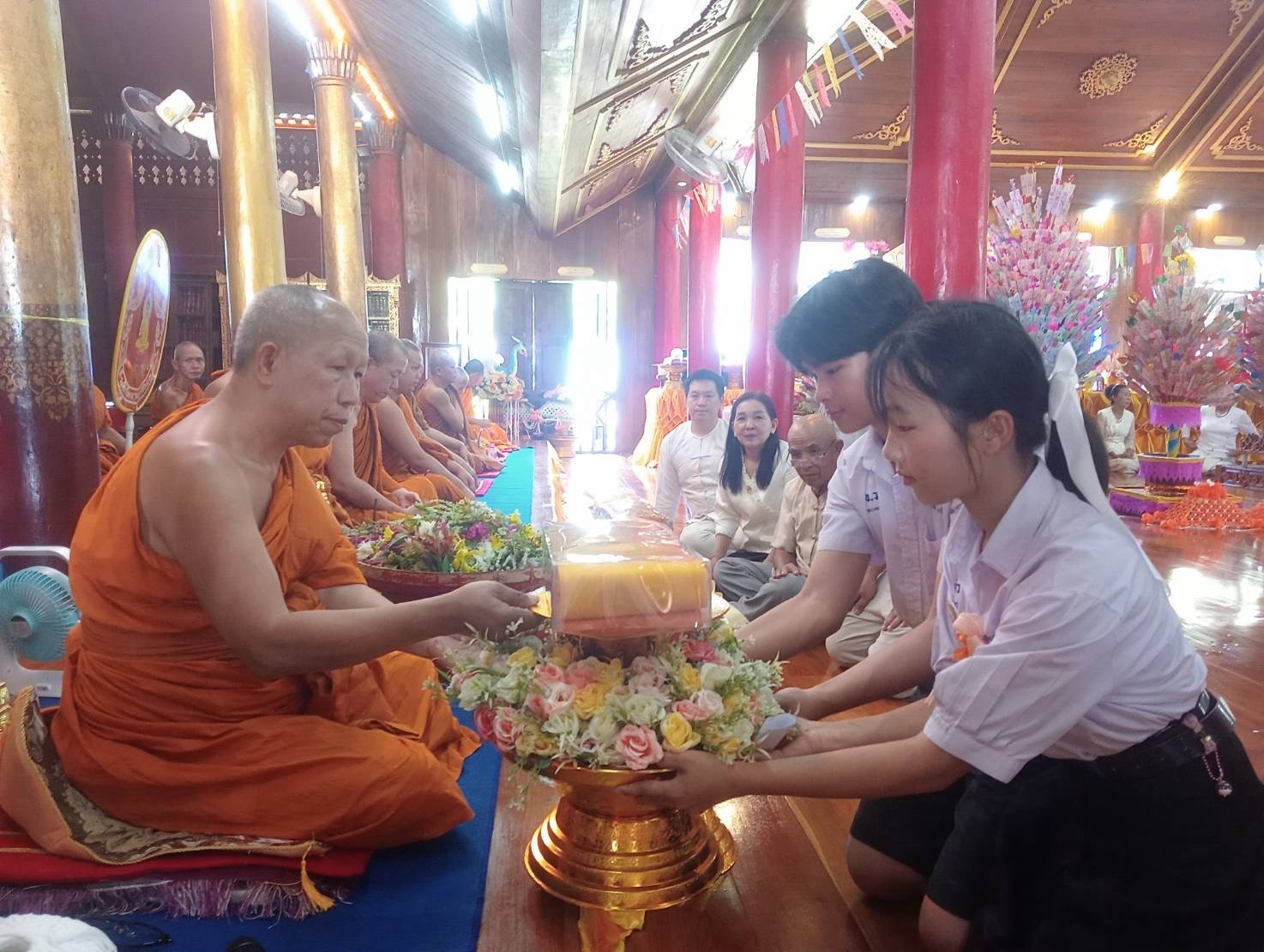 ภาพร่วมพิธีกรรมวัดเมืองปอน