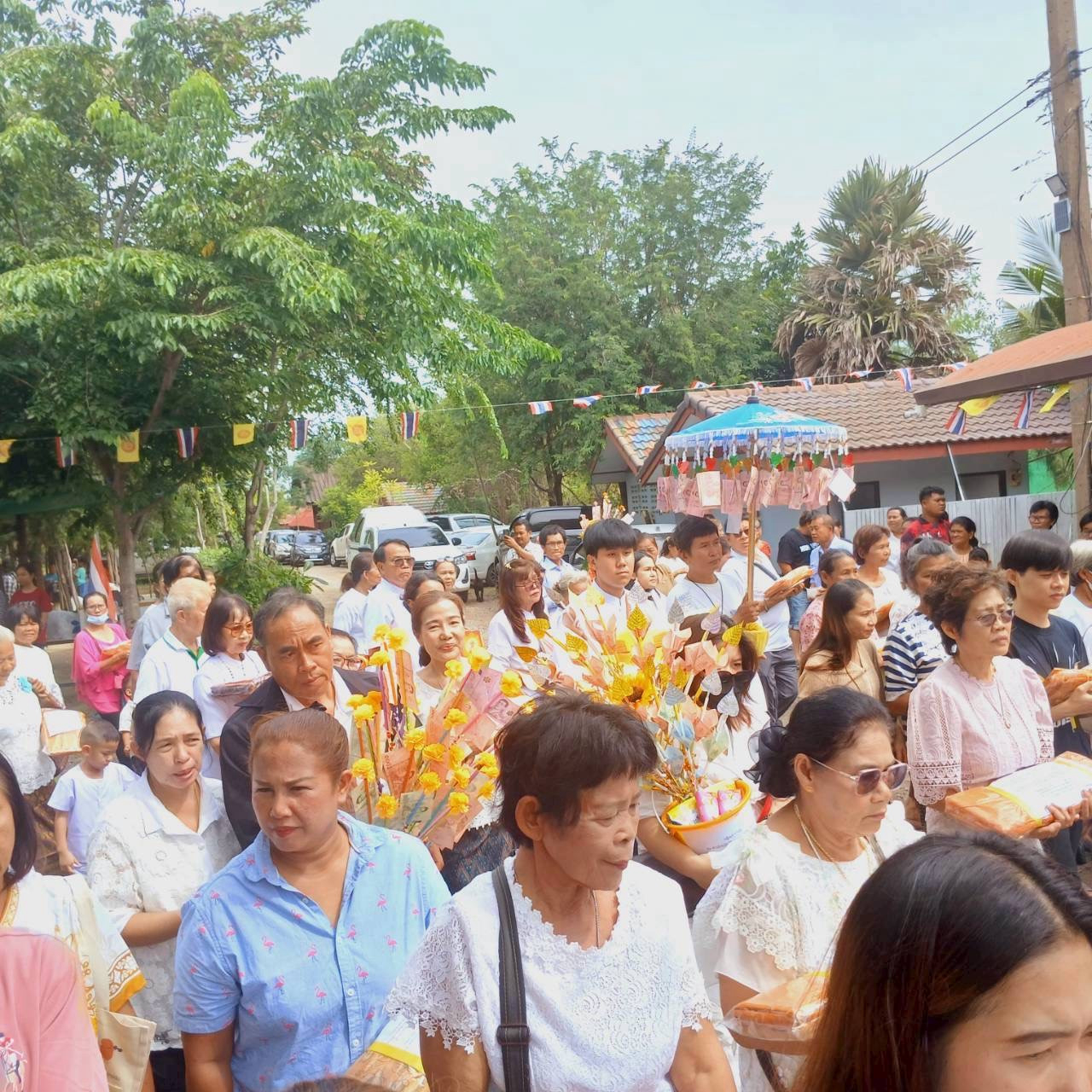 ภาพร่วมพิธีกรรมที่พักสงฆ์สำนักปฏิบัติธรรมสวนป่าบ้านซาด