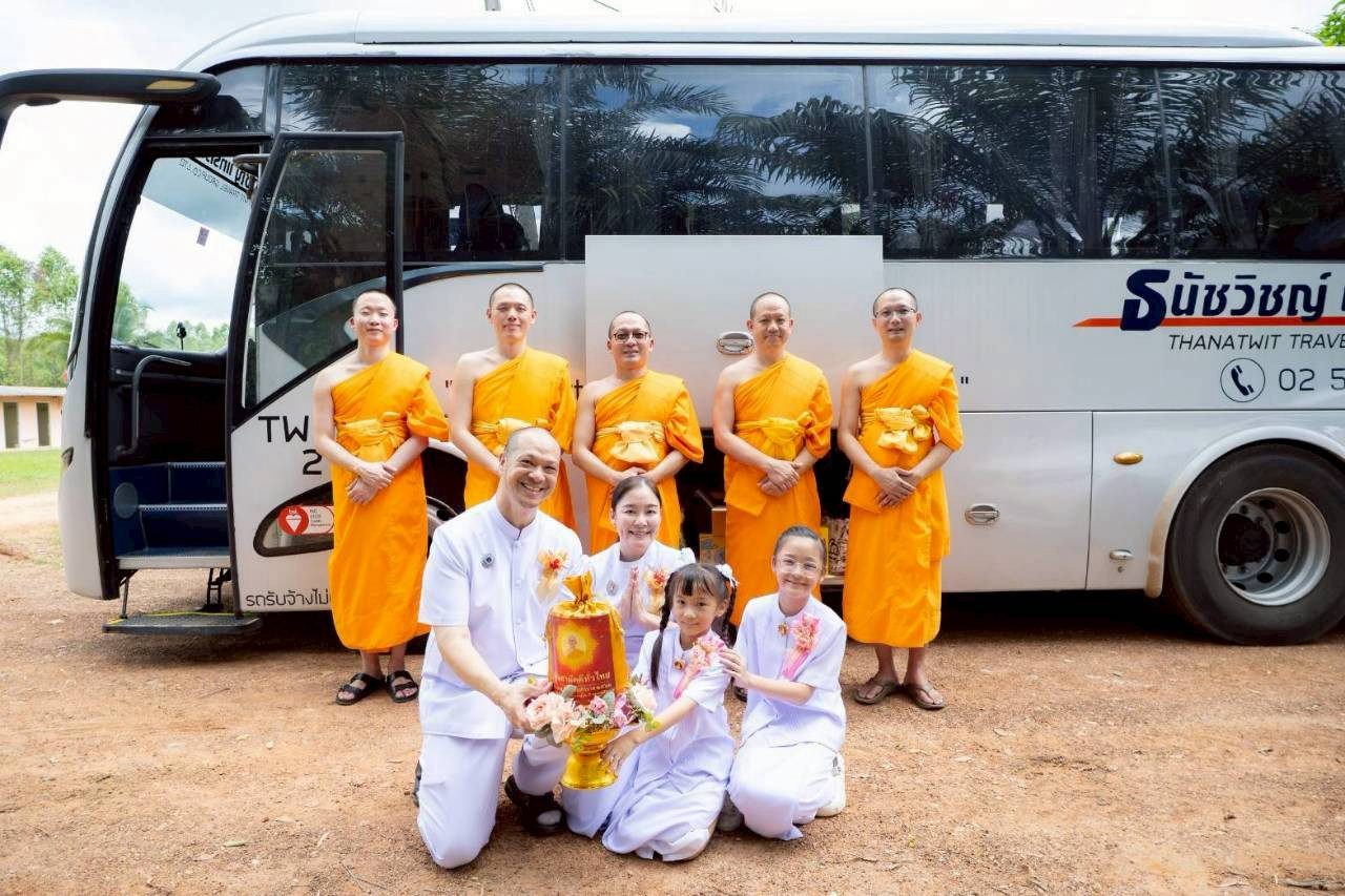 ภาพร่วมพิธีกรรมวัดร่มโพธิ์ทองสันติสุข