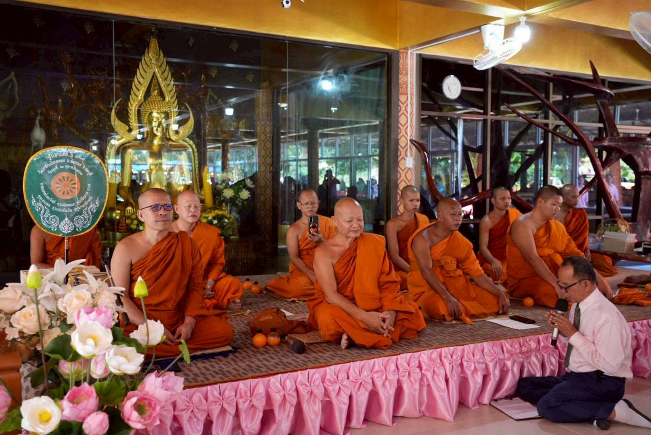 ภาพร่วมพิธีกรรมวัดเขาดินมังกรทอง