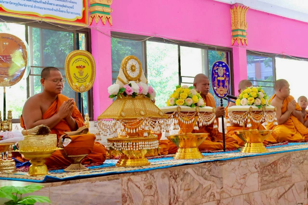 ภาพร่วมพิธีกรรมวัดธาตุทอง