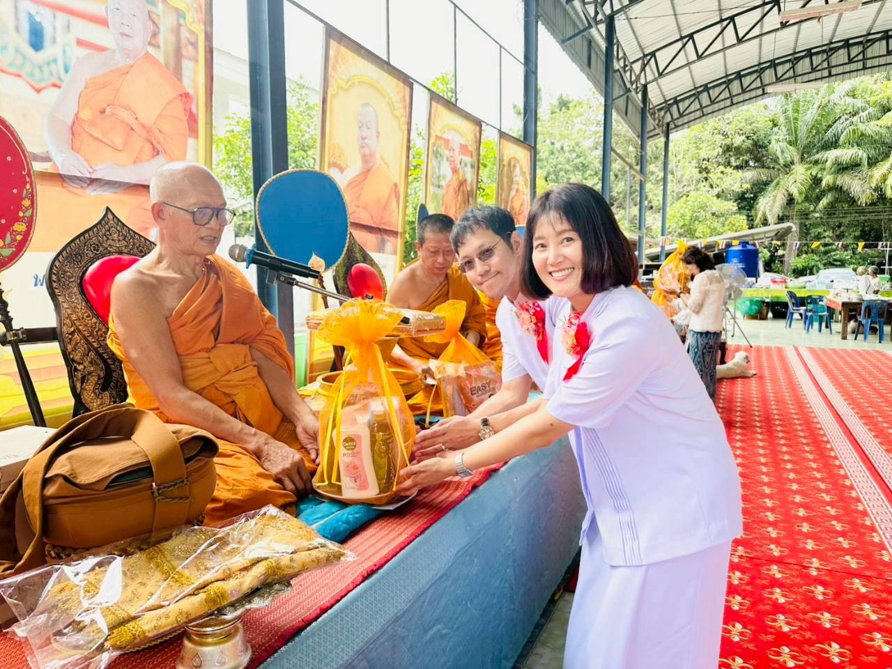 ภาพร่วมพิธีกรรมวัดอมพนมวนาราม