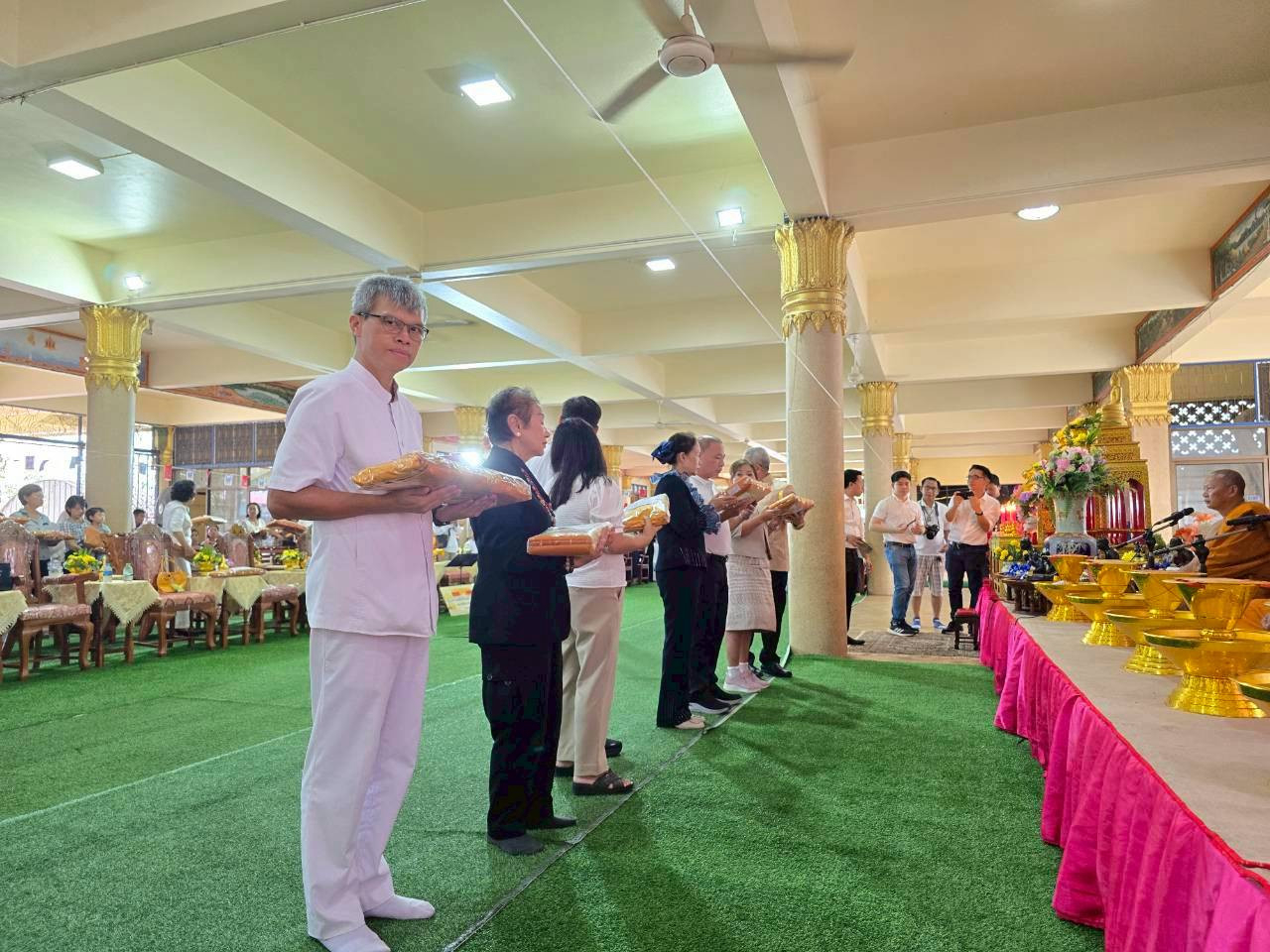 ภาพร่วมพิธีกรรมวัดเนื่องจำนงค์