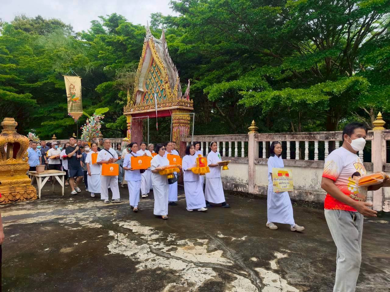 ภาพร่วมพิธีกรรมวัดโปร่งเกตุ