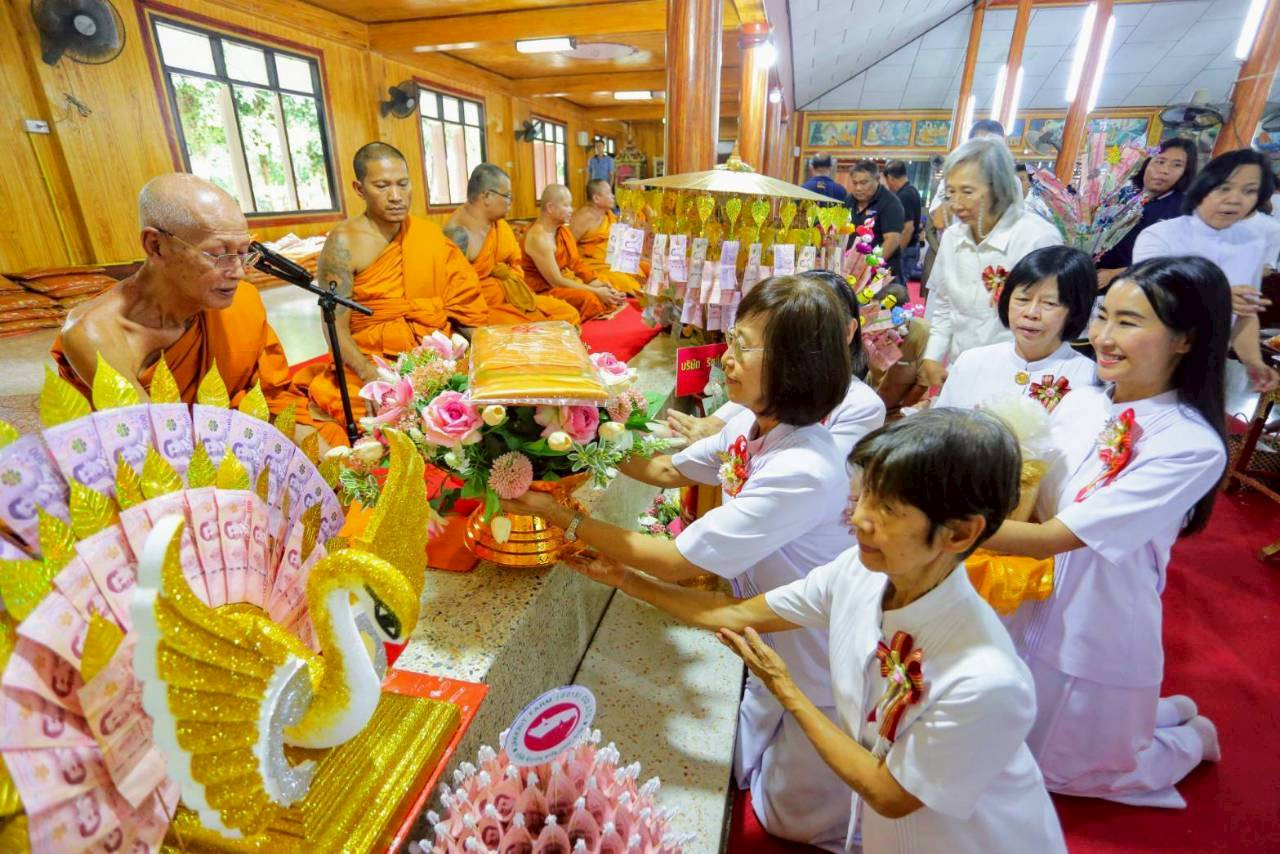 ภาพร่วมพิธีกรรมวัดหนองเกตุ