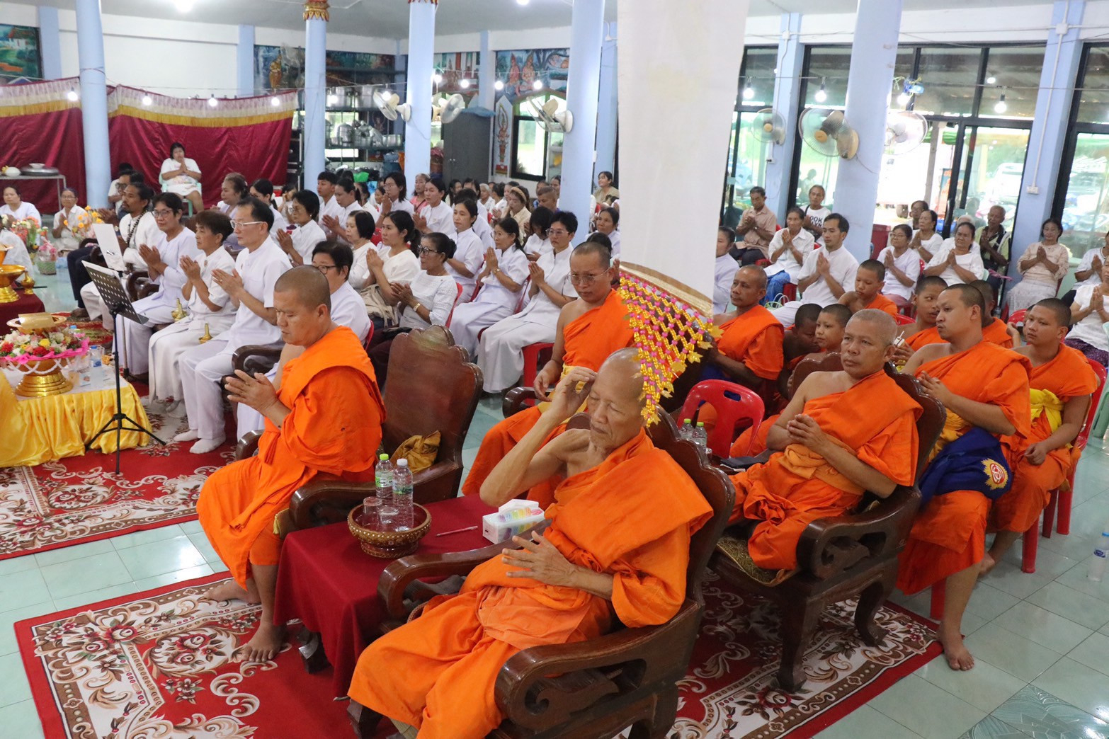 ภาพร่วมพิธีกรรมวัดหนองพลับ