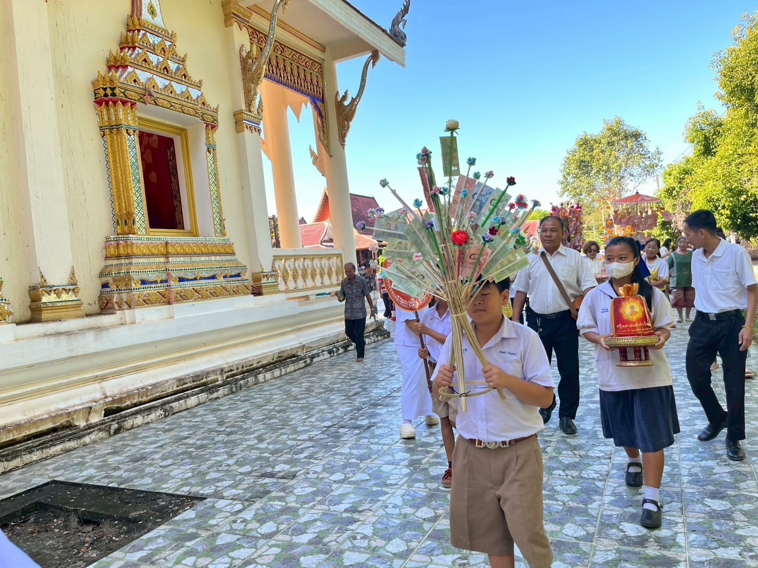 ภาพร่วมขบวนกฐินวัดผาเต่าบำรุง