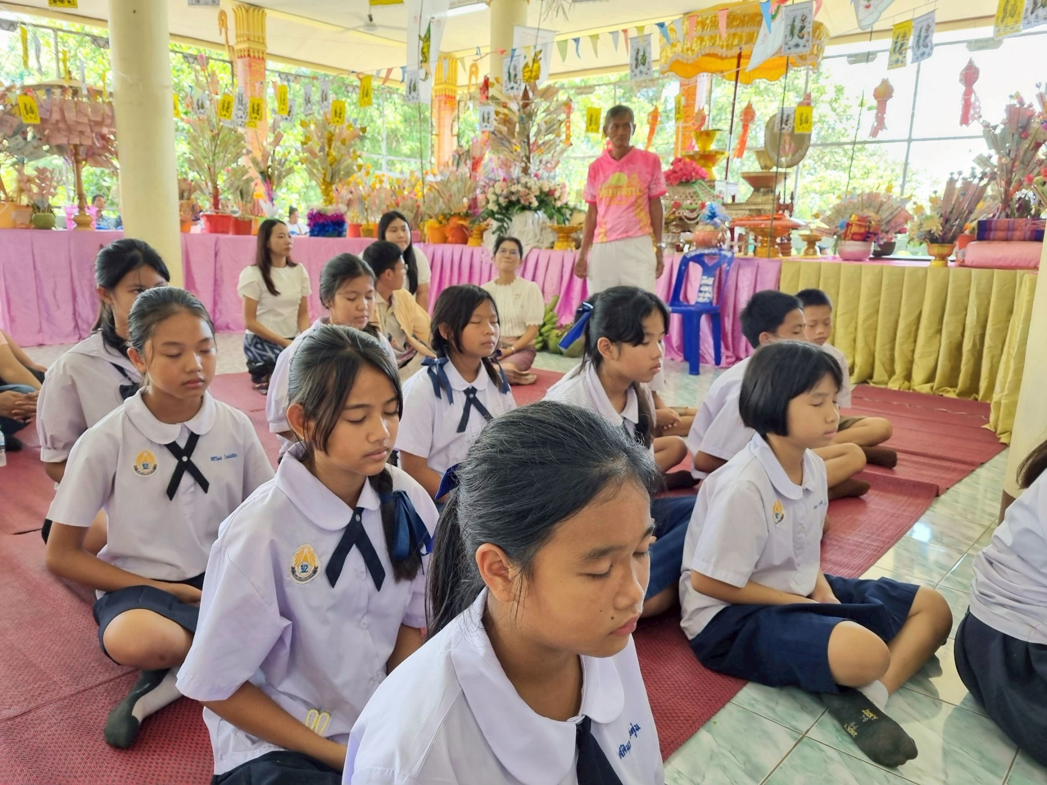 ภาพร่วมพิธีกรรมวัดเสกษนาราม