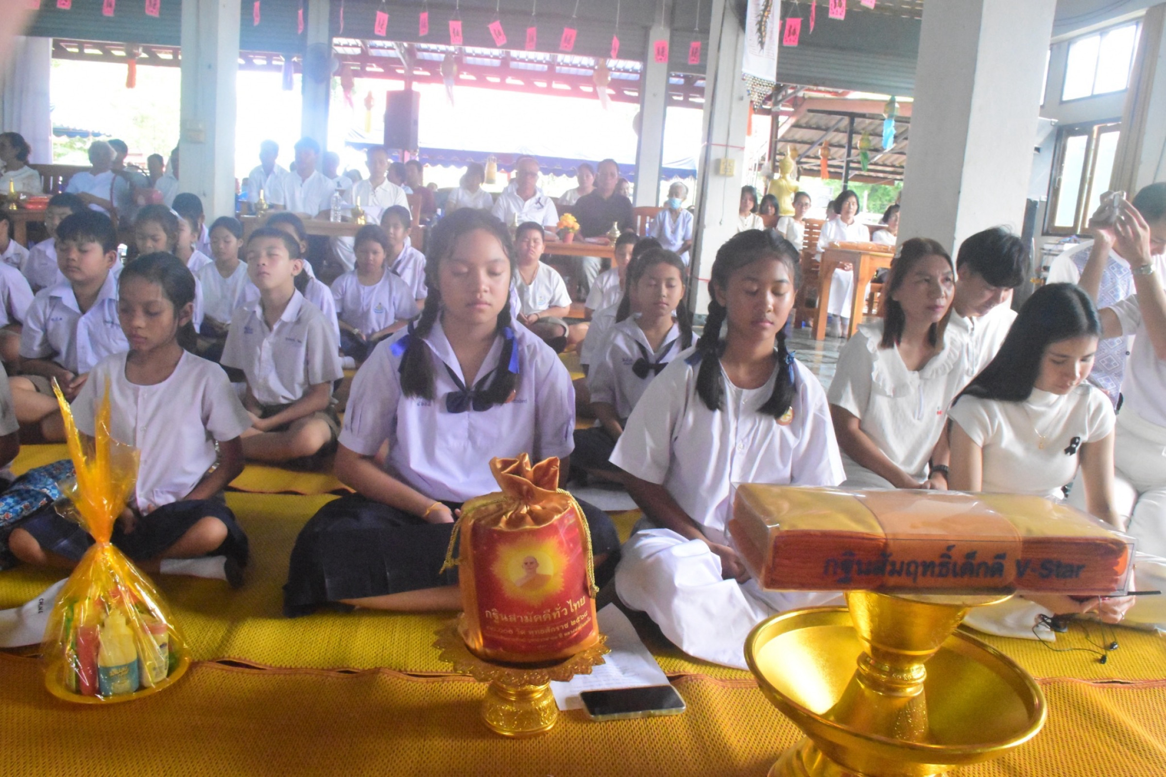 ภาพร่วมพิธีกรรมวัดเนินสวน