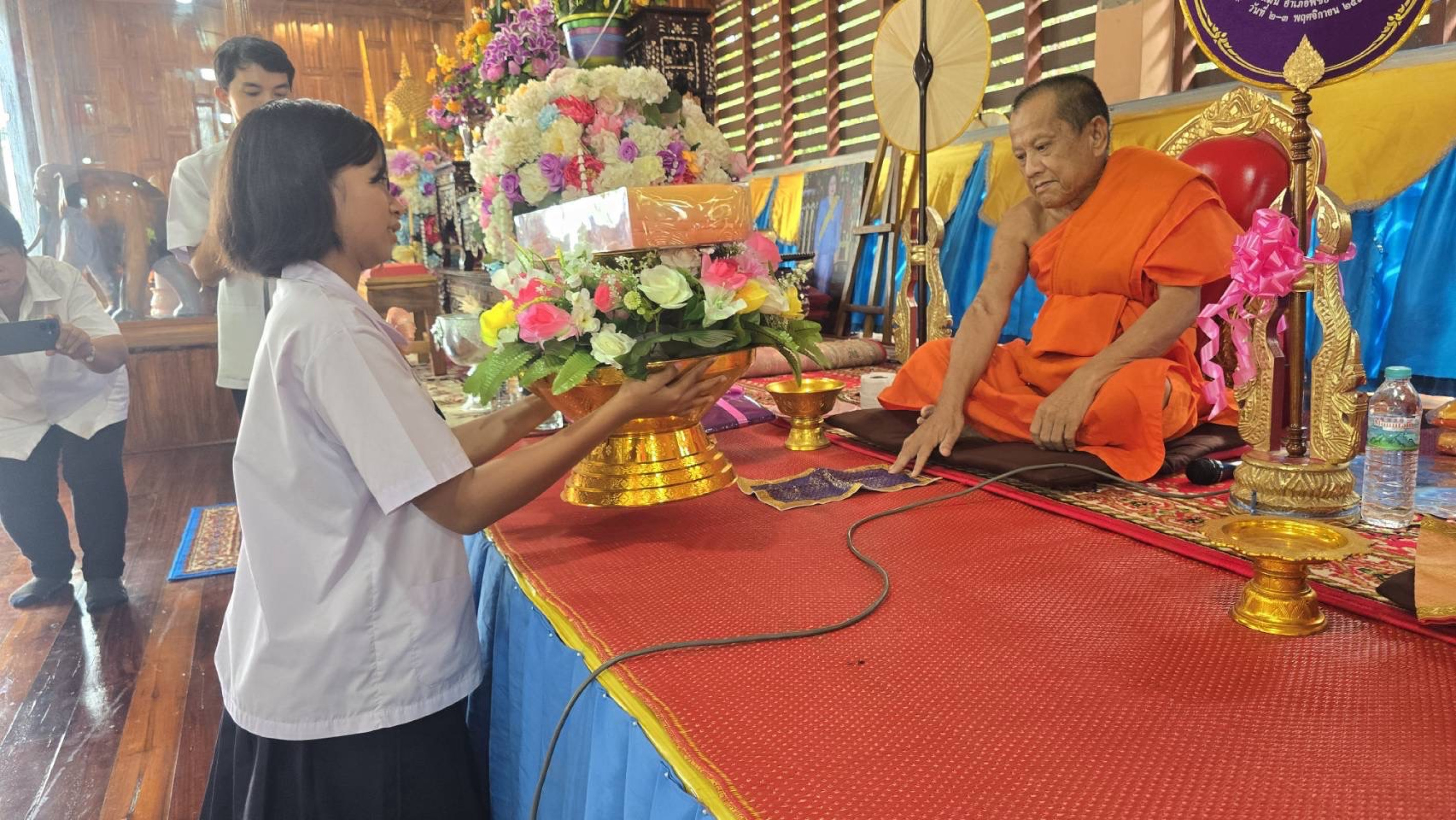 ภาพร่วมพิธีกรรมวัดบ้านดง