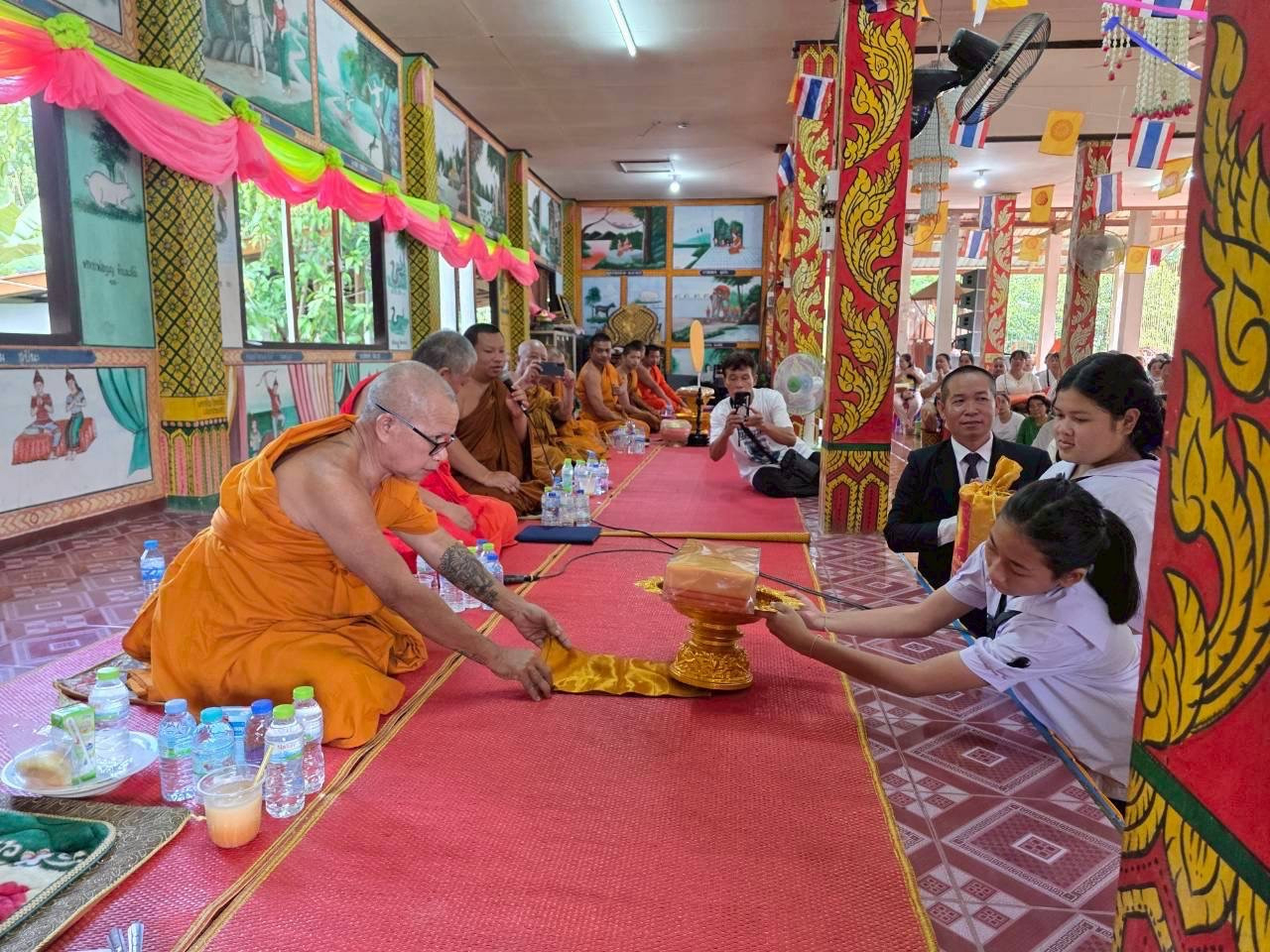 ภาพร่วมพิธีกรรมวัดสิงห์คอมพัฒนา