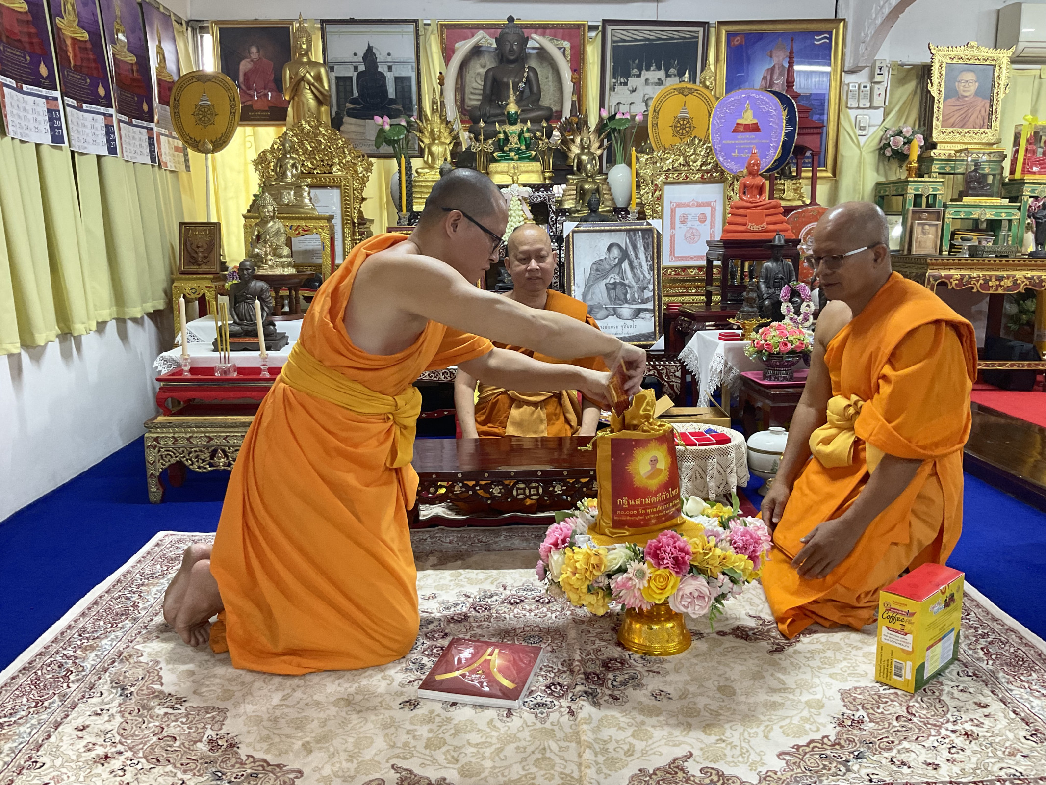 ภาพร่วมขบวนกฐินวัดอุดมธานี