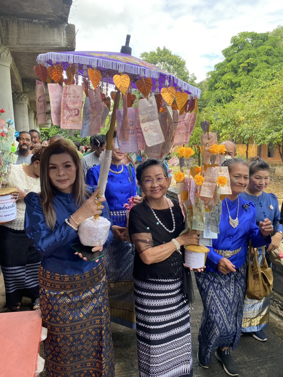 ภาพร่วมพิธีกรรมวัดถ้ำเขาเขียว