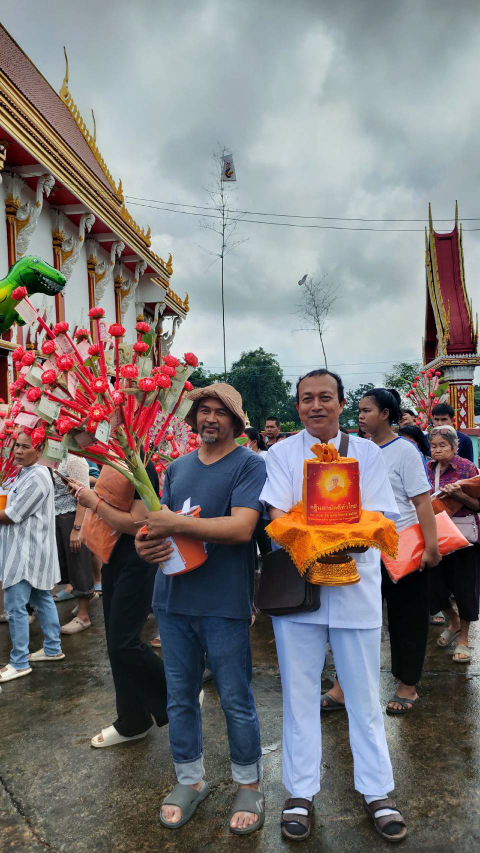 ภาพร่วมพิธีกรรมวัดหนองหว้า
