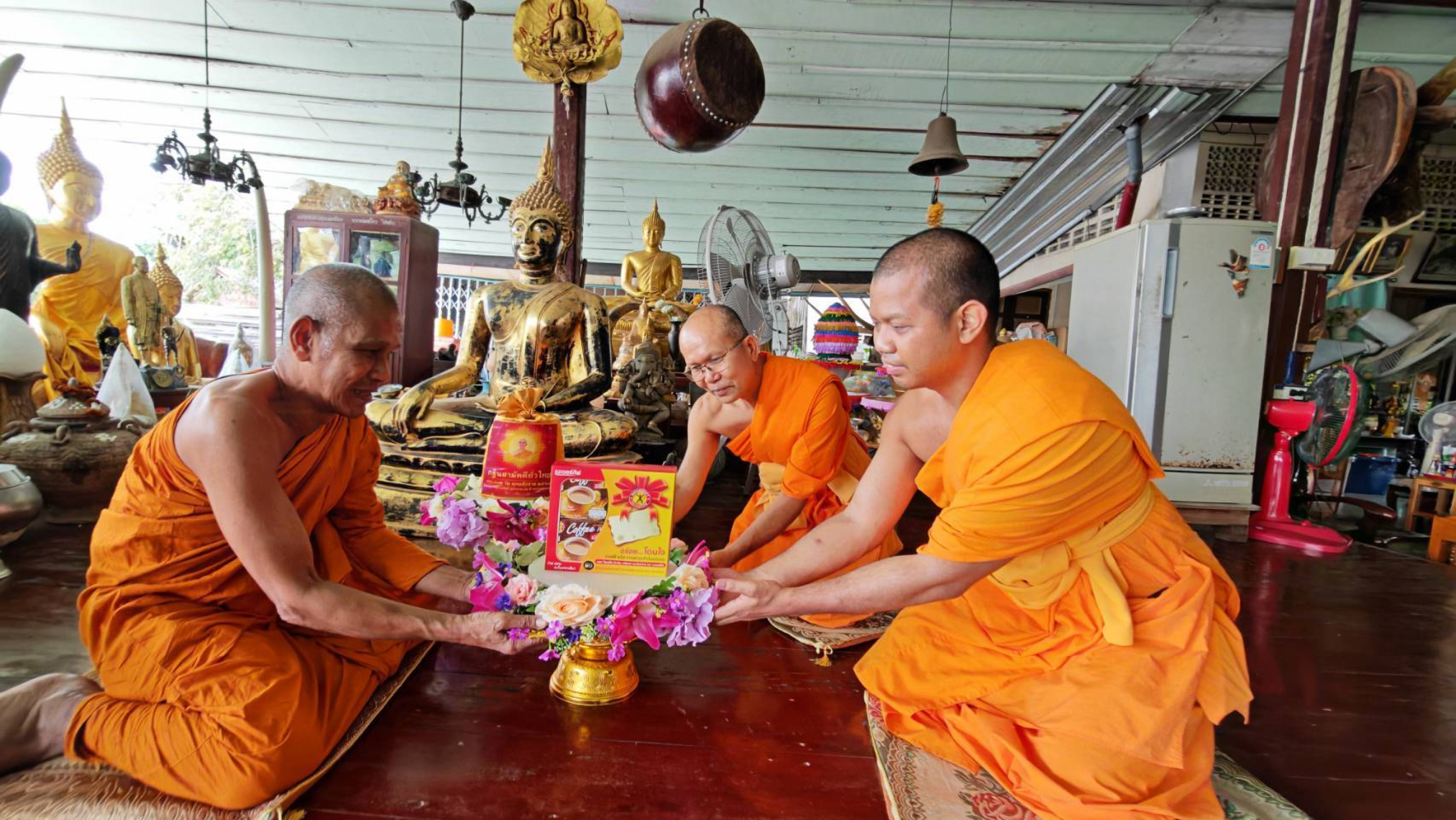 ภาพกล่าวคำถวายกฐินวัดเกาะหลัก