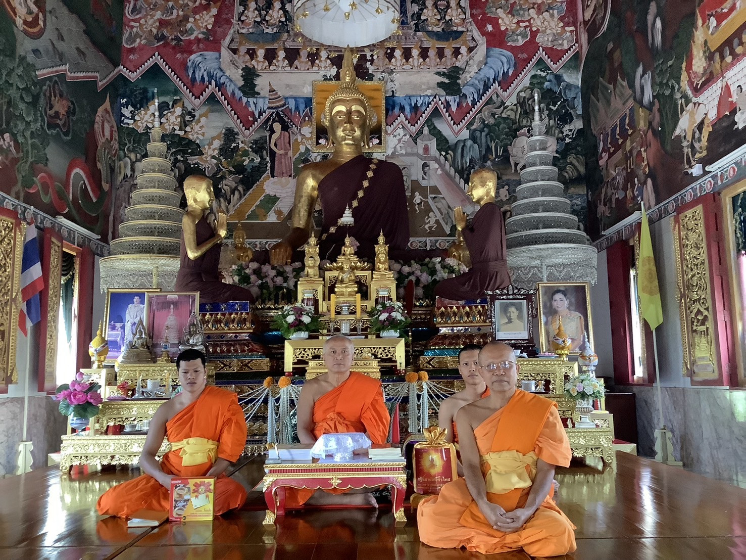 ภาพร่วมขบวนกฐินวัดกุยบุรี