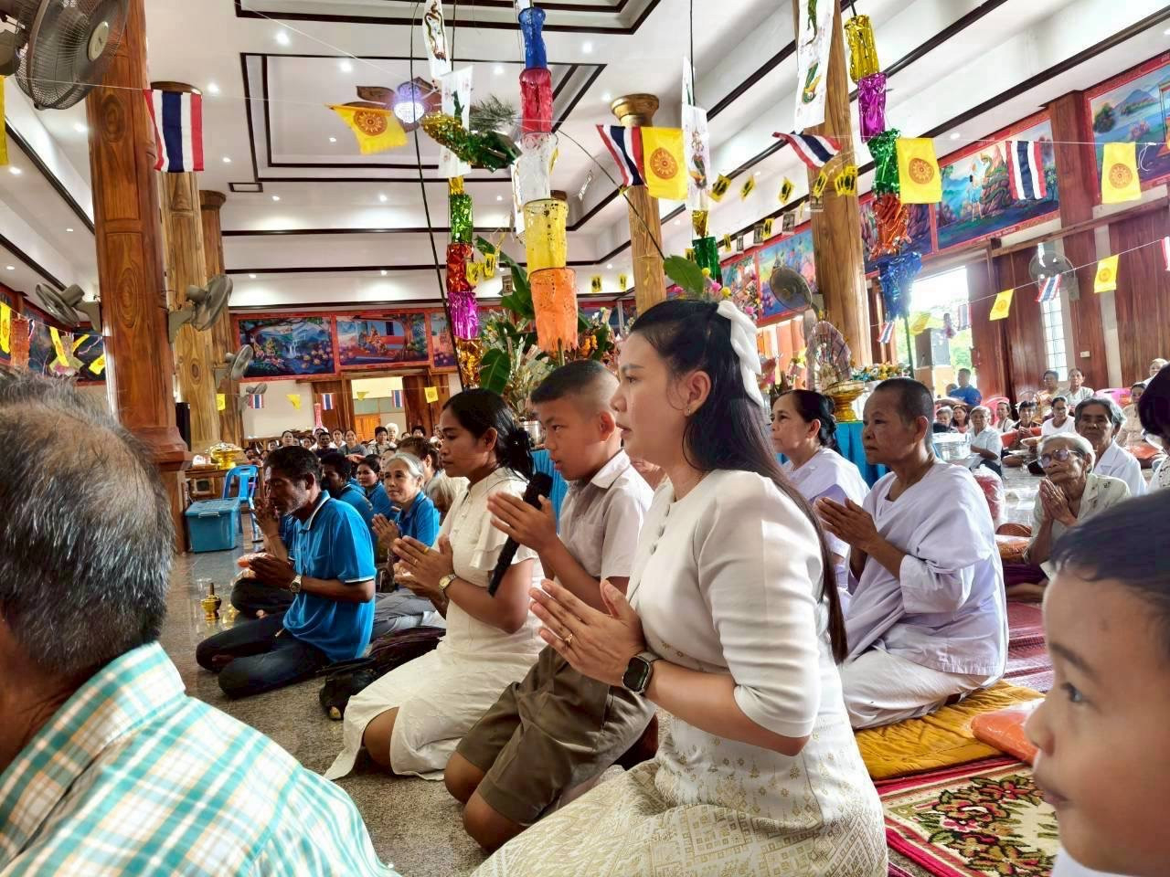 ภาพร่วมพิธีกรรมวัดสายลำโพงกลาง