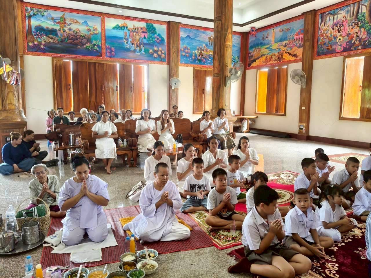 ภาพร่วมพิธีกรรมวัดสายลำโพงกลาง