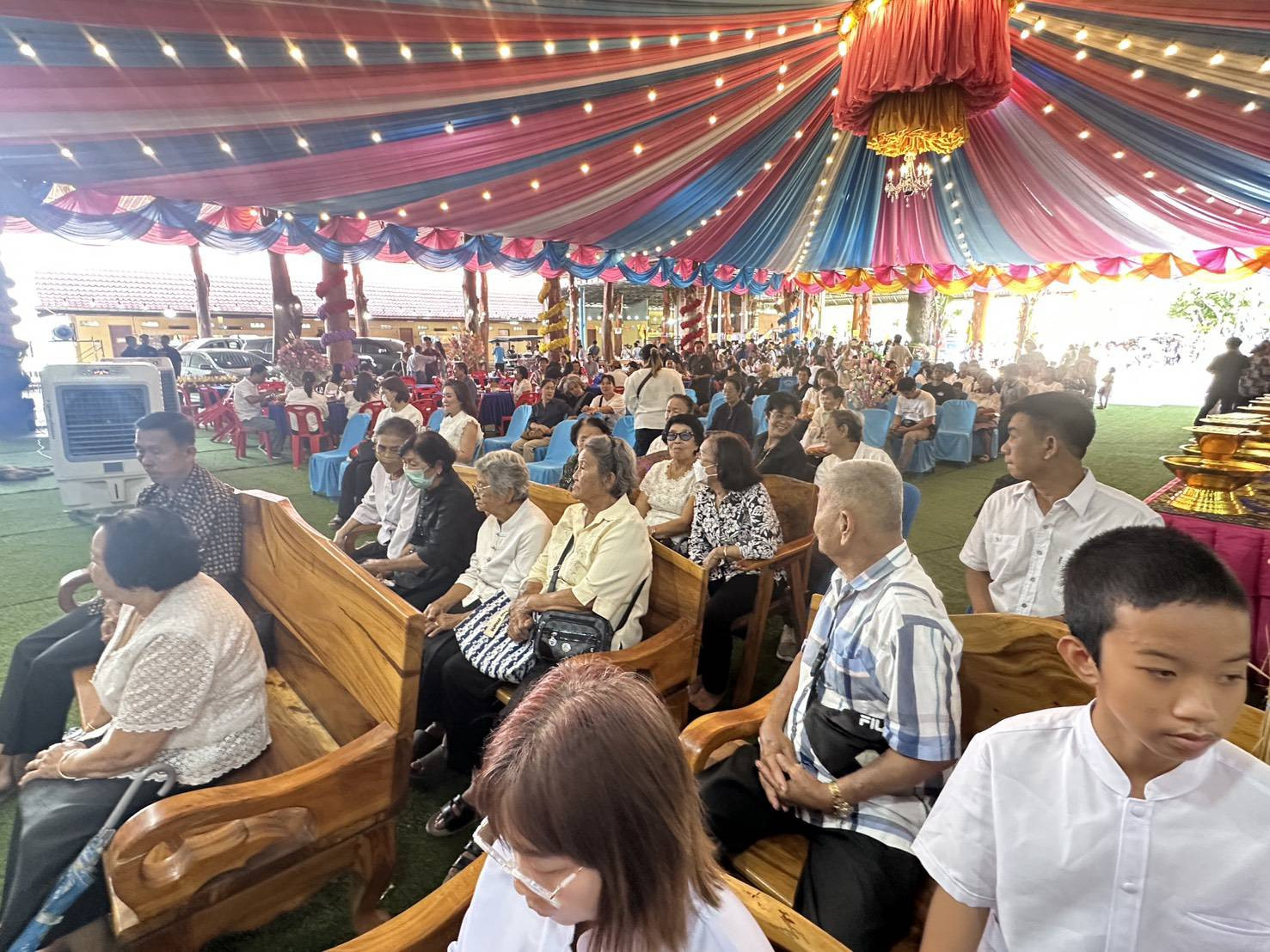 ภาพร่วมพิธีกรรมวัดดอนงิ้ว