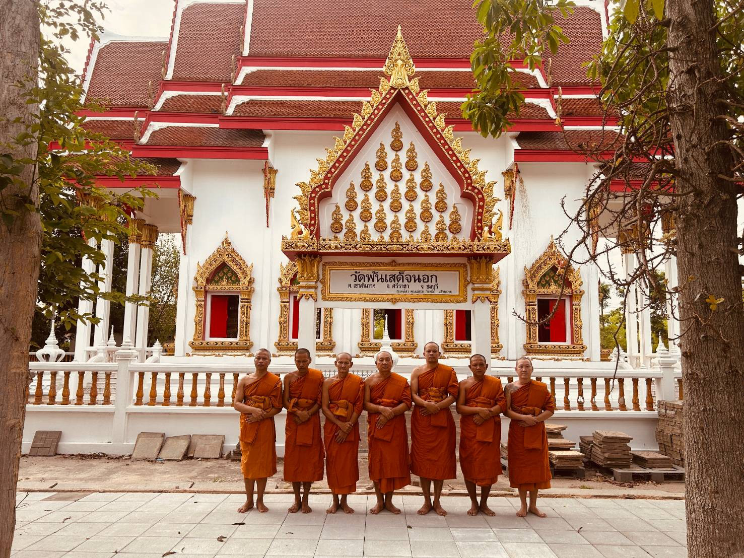 วัดพันเสด็จนอก