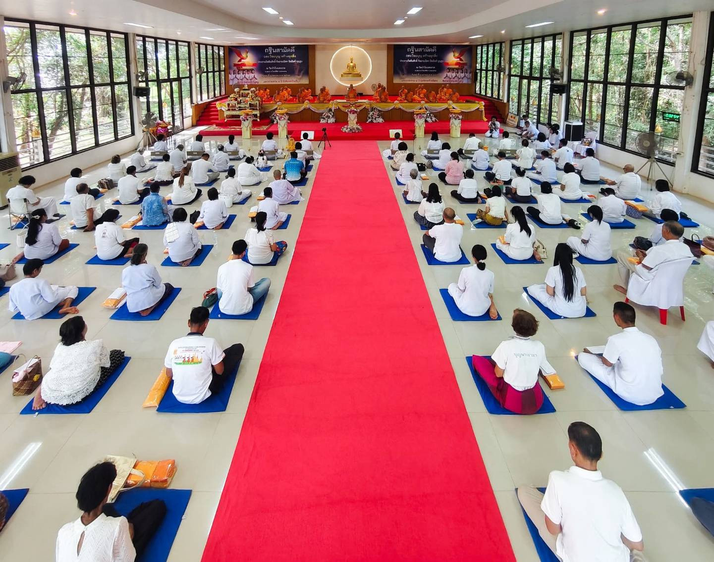 ภาพร่วมพิธีกรรมวัดป่าโนนสะอาด