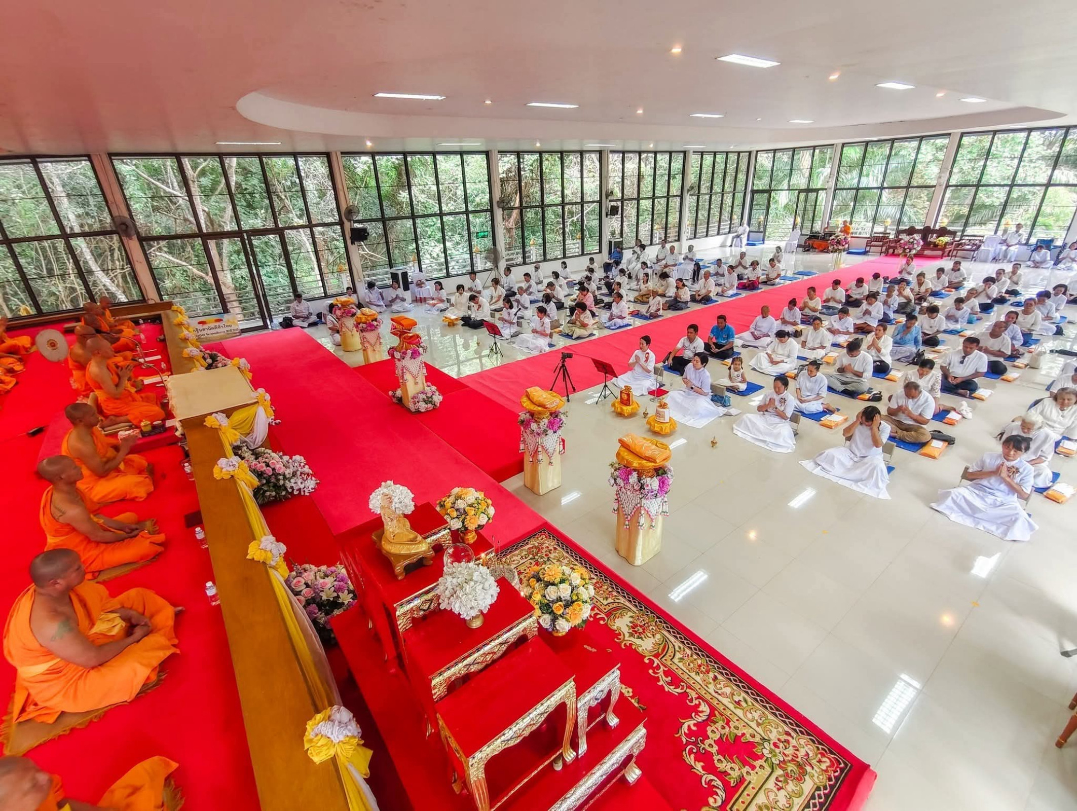 ภาพร่วมพิธีกรรมวัดป่าโนนสะอาด