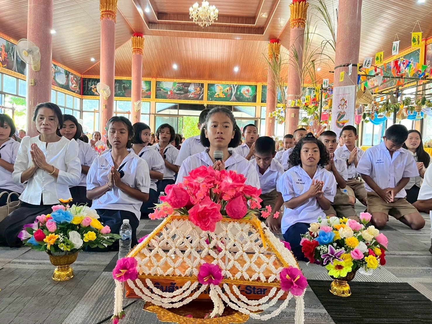 ภาพกล่าวคำถวายกฐินวัดแจ้งสว่าง