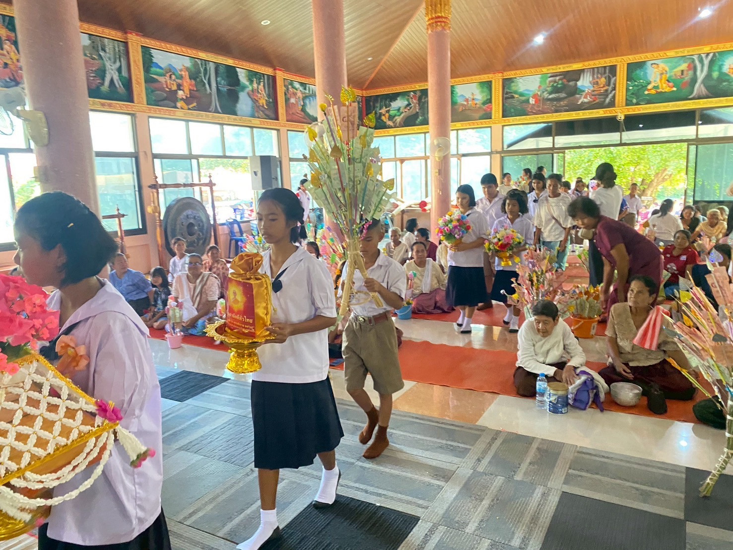 ภาพร่วมพิธีกรรมวัดแจ้งสว่าง