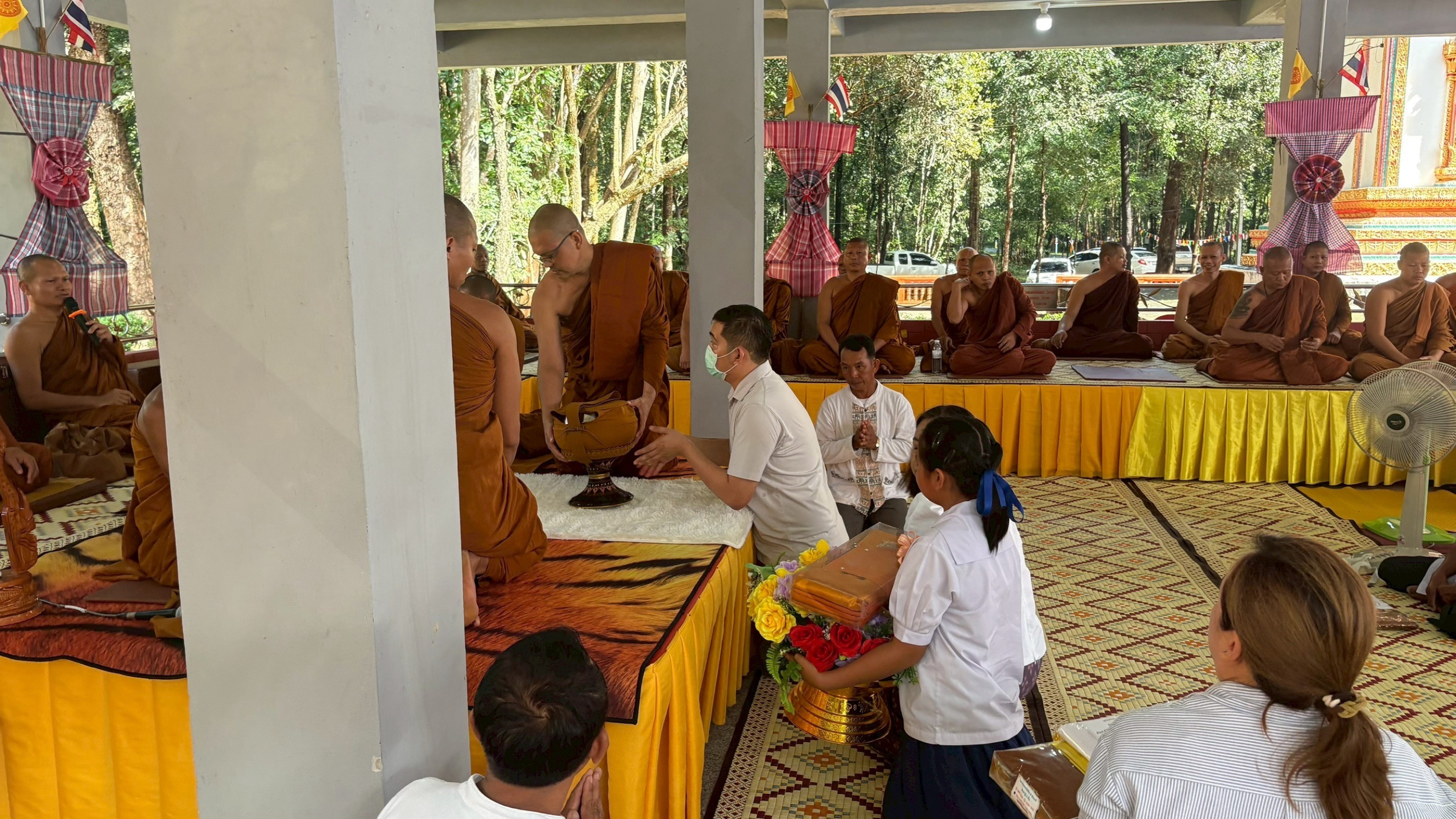 ภาพร่วมพิธีกรรมวัดป่าหมากมาย