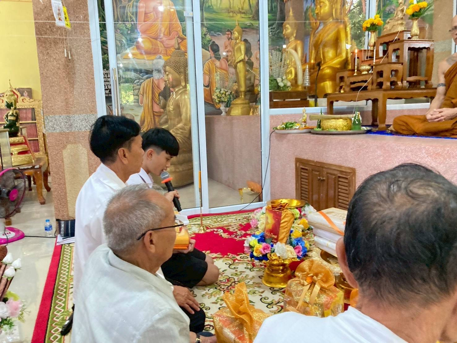 ภาพกล่าวคำถวายกฐินวัดนาดอกไม้