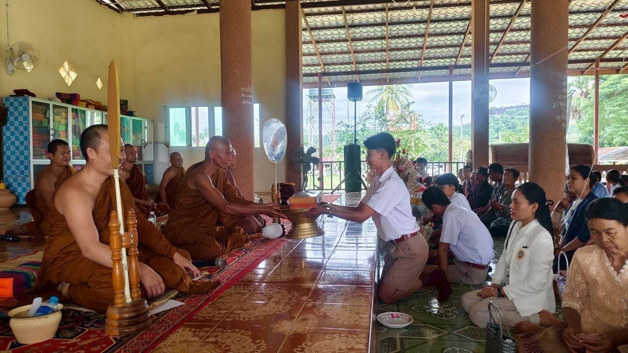 ภาพร่วมพิธีกรรมวัดนาเลิน