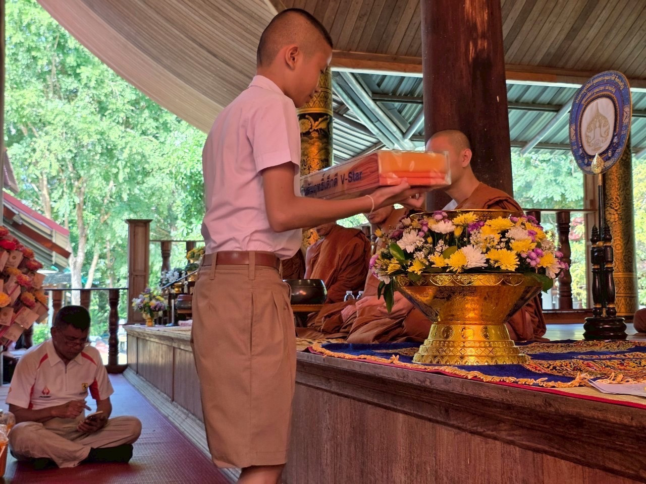 ภาพร่วมพิธีกรรมสำนักสงฆ์วัดป่าโคกกลาง สาขาหนองป่าพงที่ 21