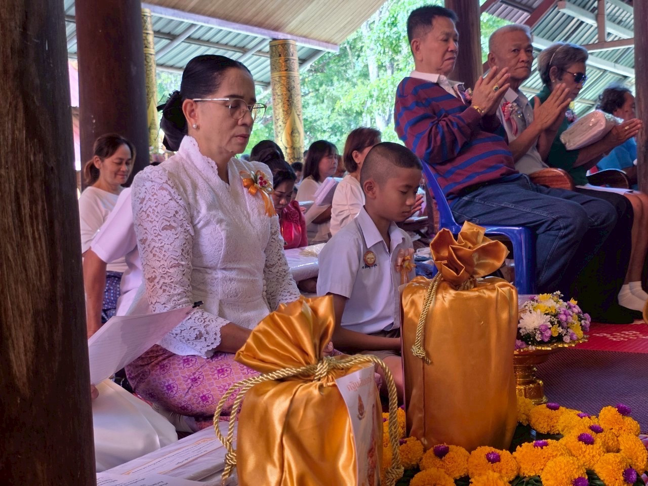 ภาพร่วมพิธีกรรมสำนักสงฆ์วัดป่าโคกกลาง สาขาหนองป่าพงที่ 21