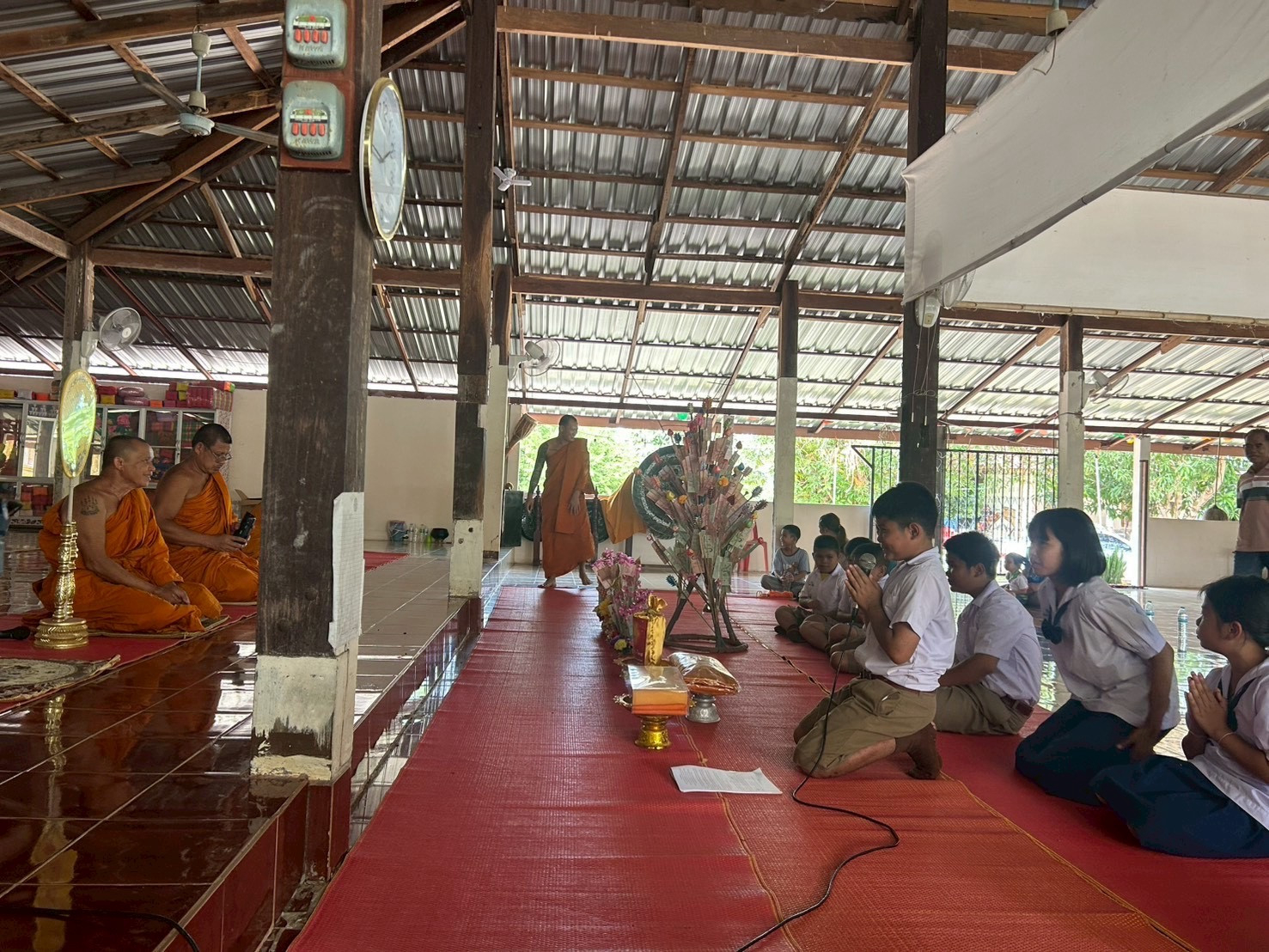 ภาพร่วมพิธีกรรมวัดโนนกุง