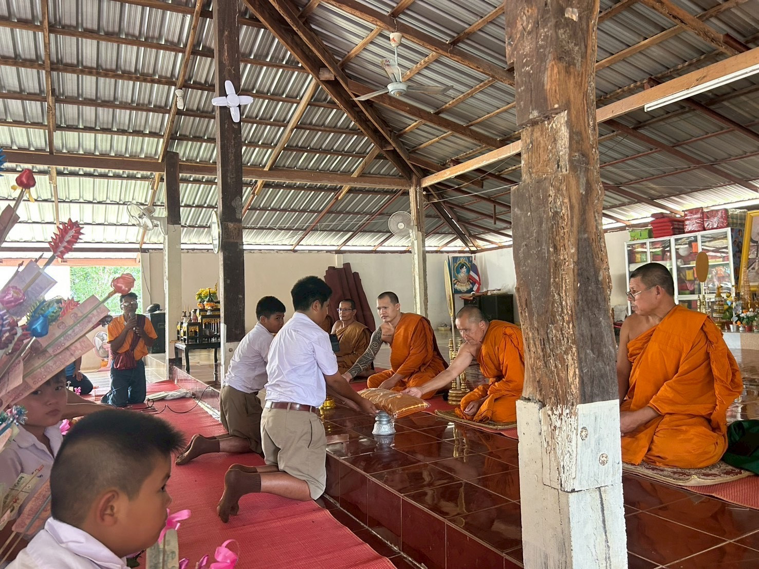 ภาพร่วมพิธีกรรมวัดโนนกุง