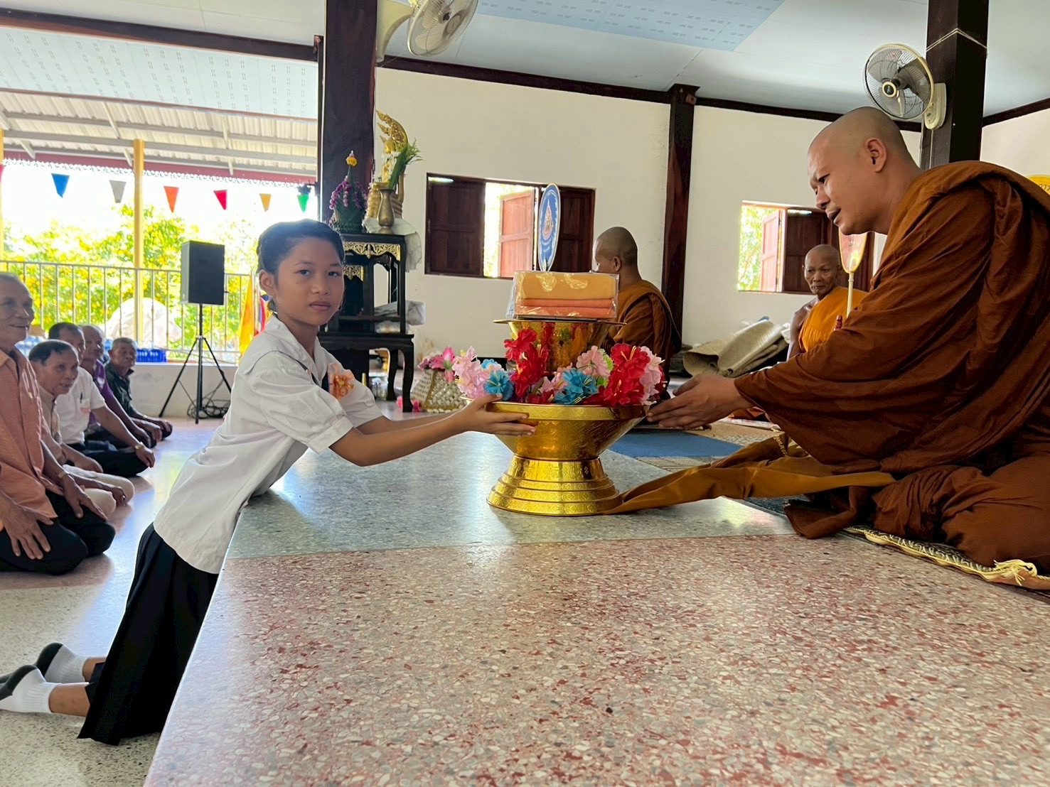 ภาพร่วมพิธีกรรมวัดศรีดงบาก