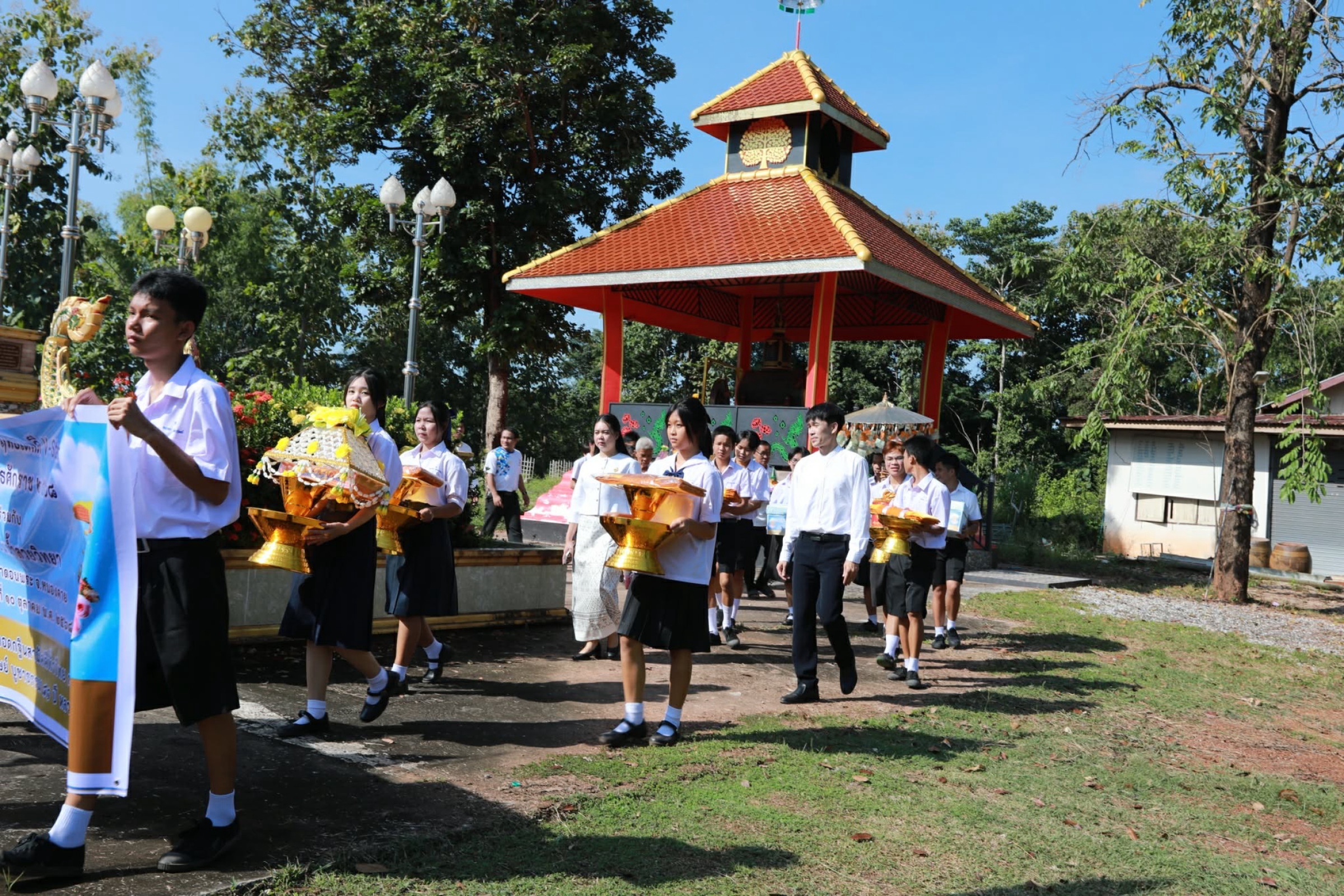 ภาพร่วมขบวนกฐินวัดป่าดอนพระ