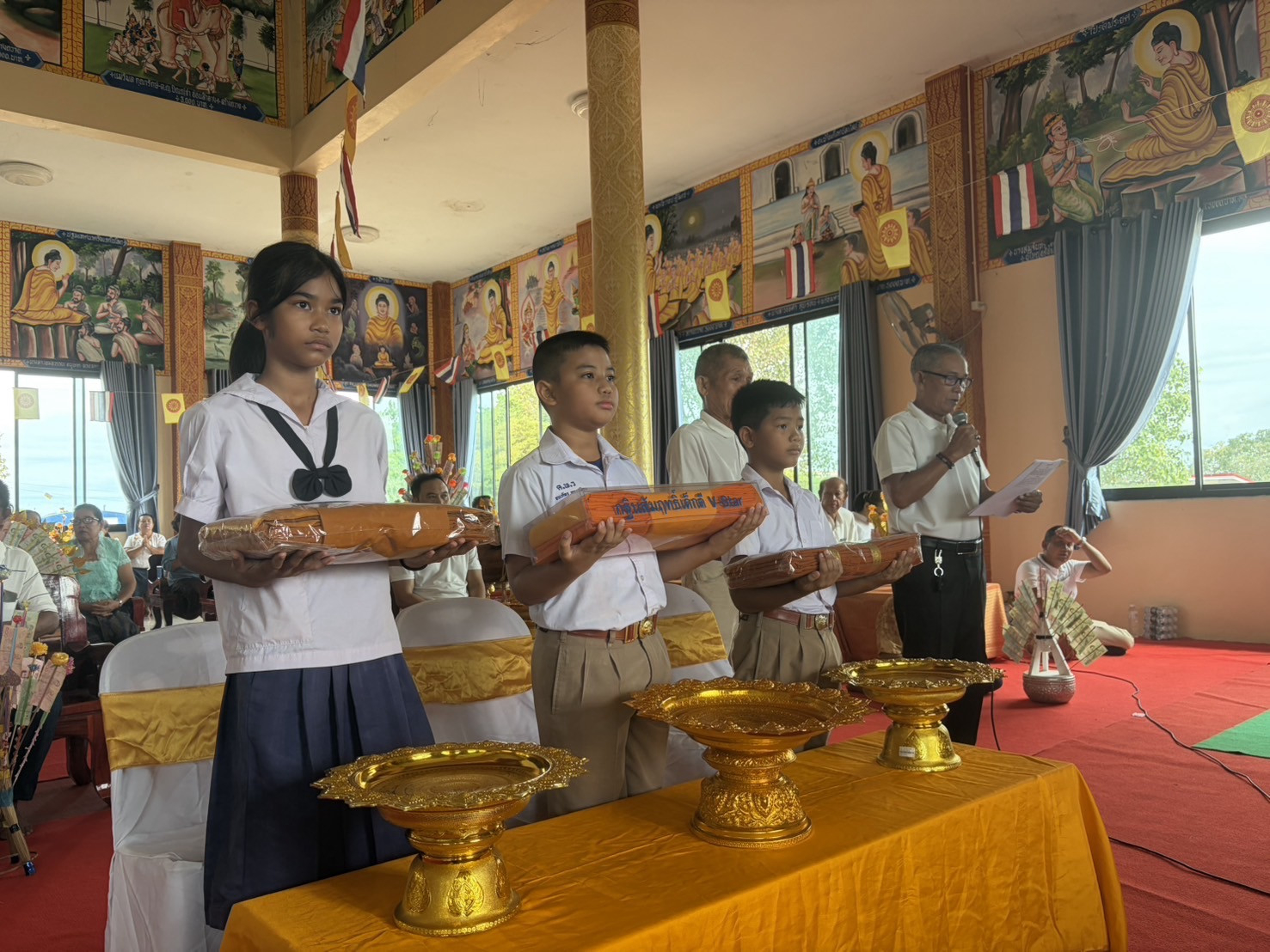 ภาพร่วมพิธีกรรมวัดศรีบัวบาน