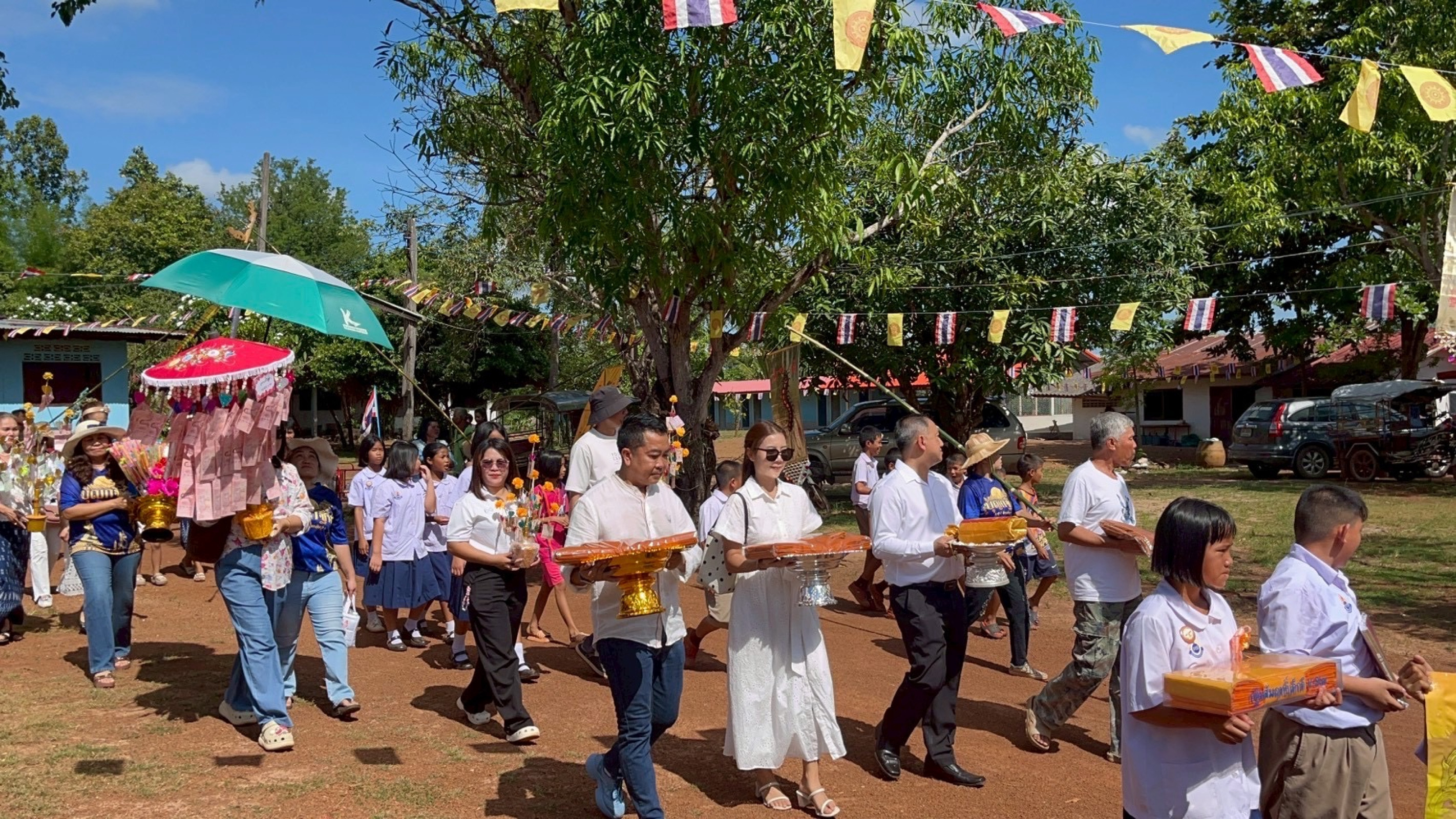 ภาพร่วมขบวนกฐินวัดศิริพัฒนา