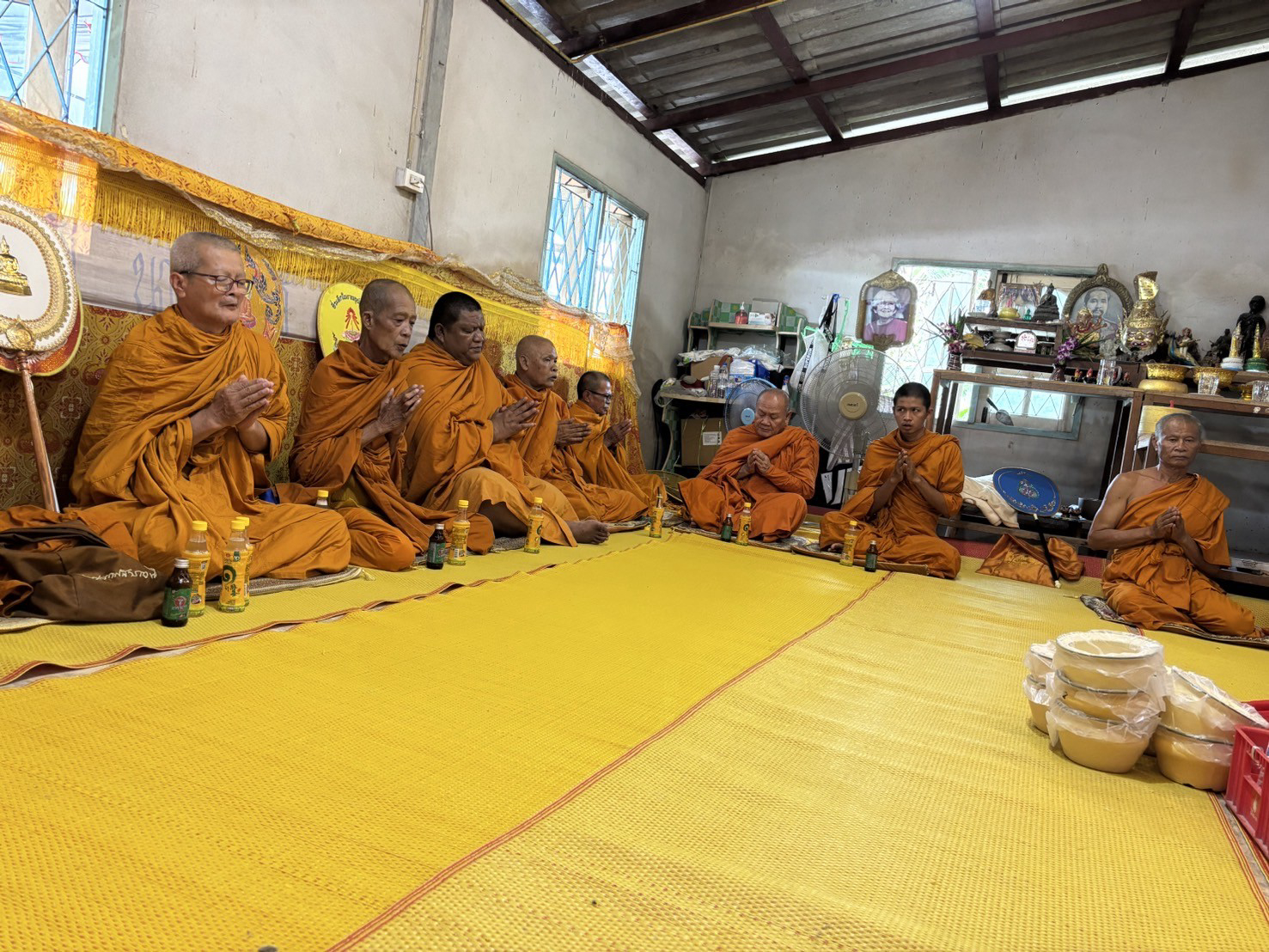 วัดนิลเพชร